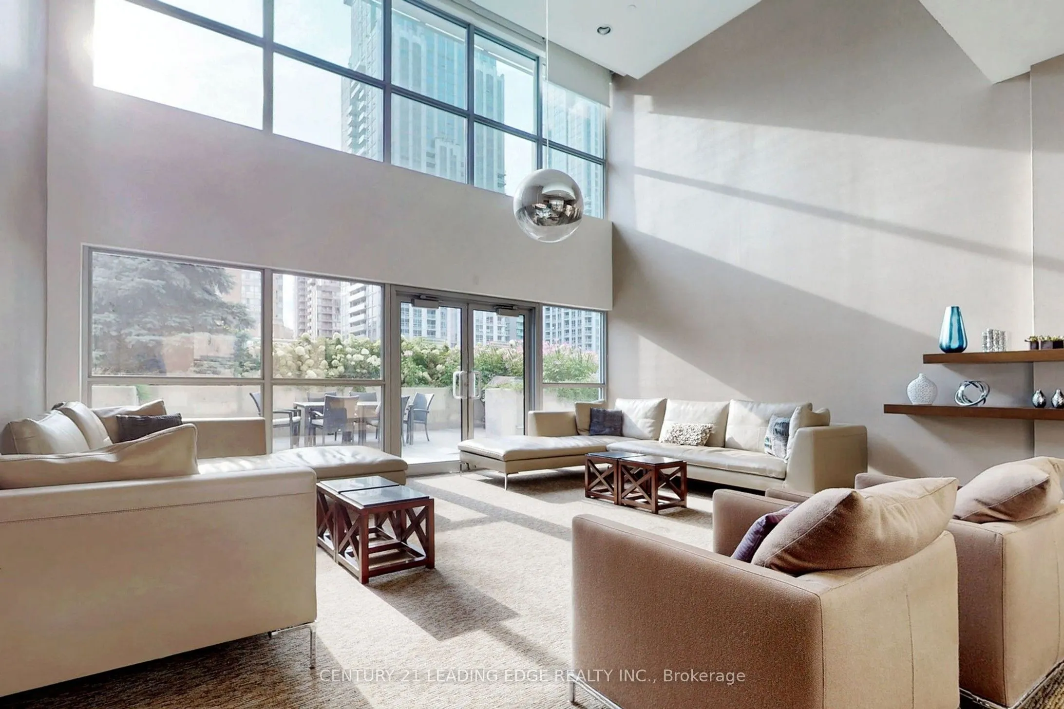 386 Yonge Street, #1904