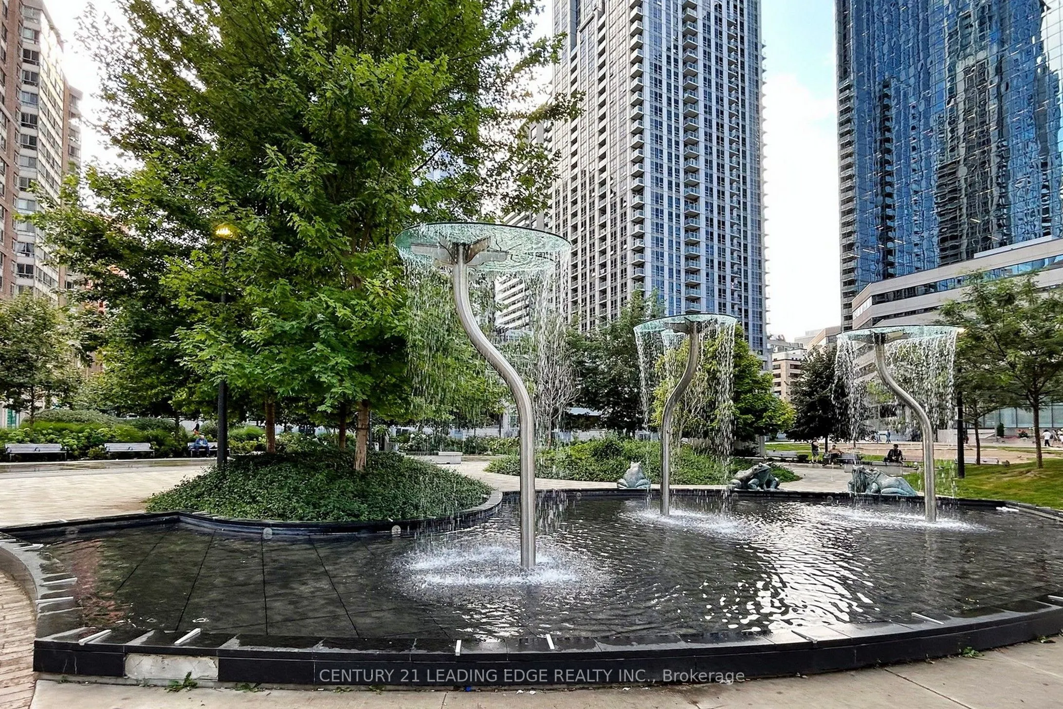 386 Yonge Street, #1904