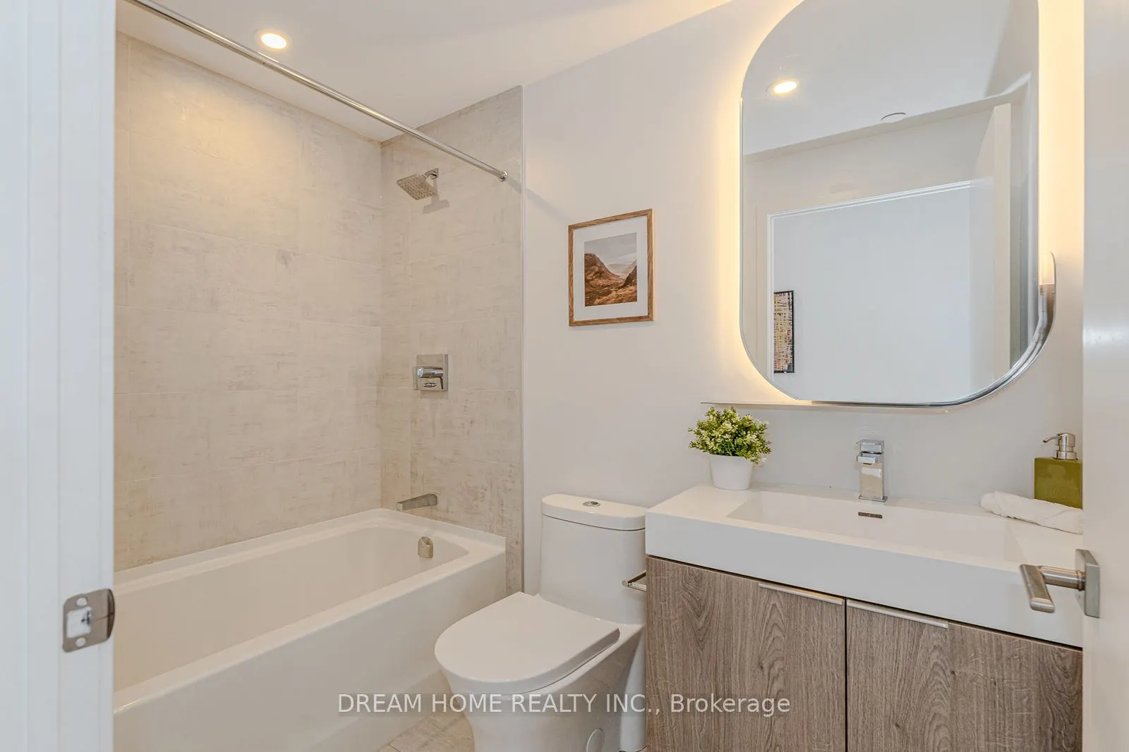 15 Holmes Avenue, #2511