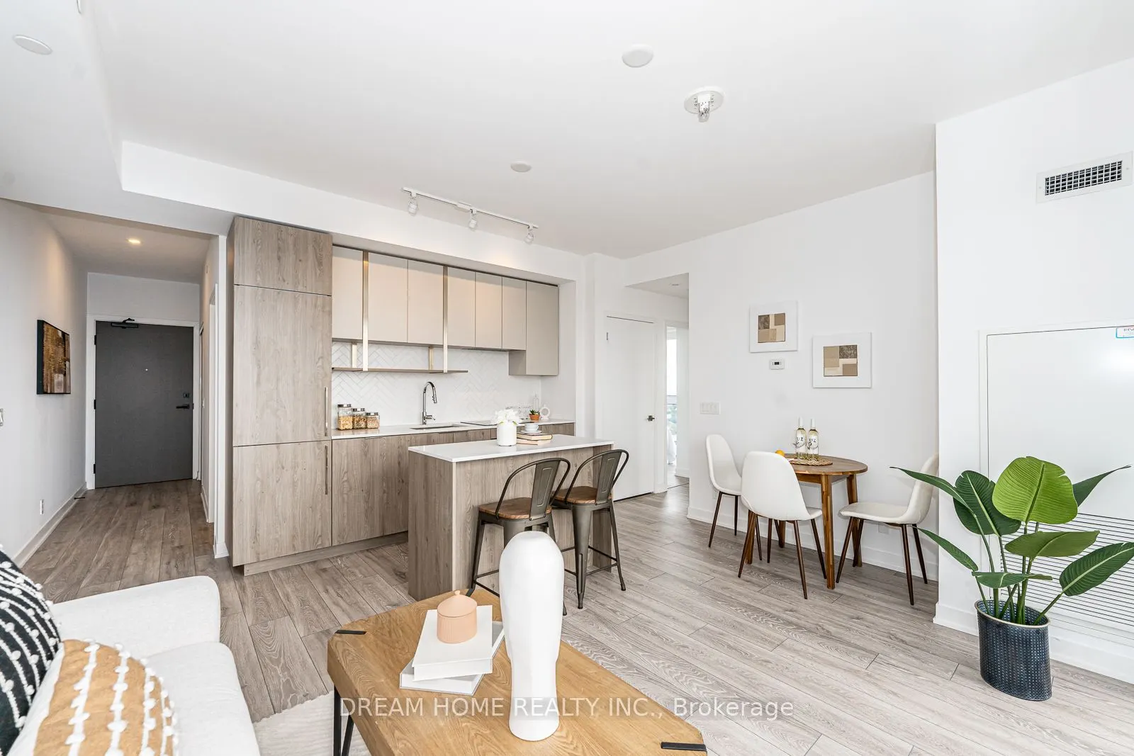 15 Holmes Avenue, #2511