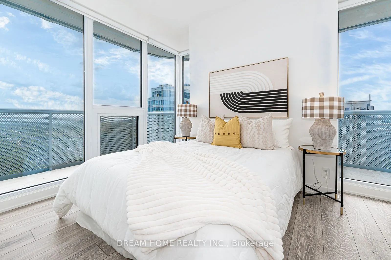15 Holmes Avenue, #2511