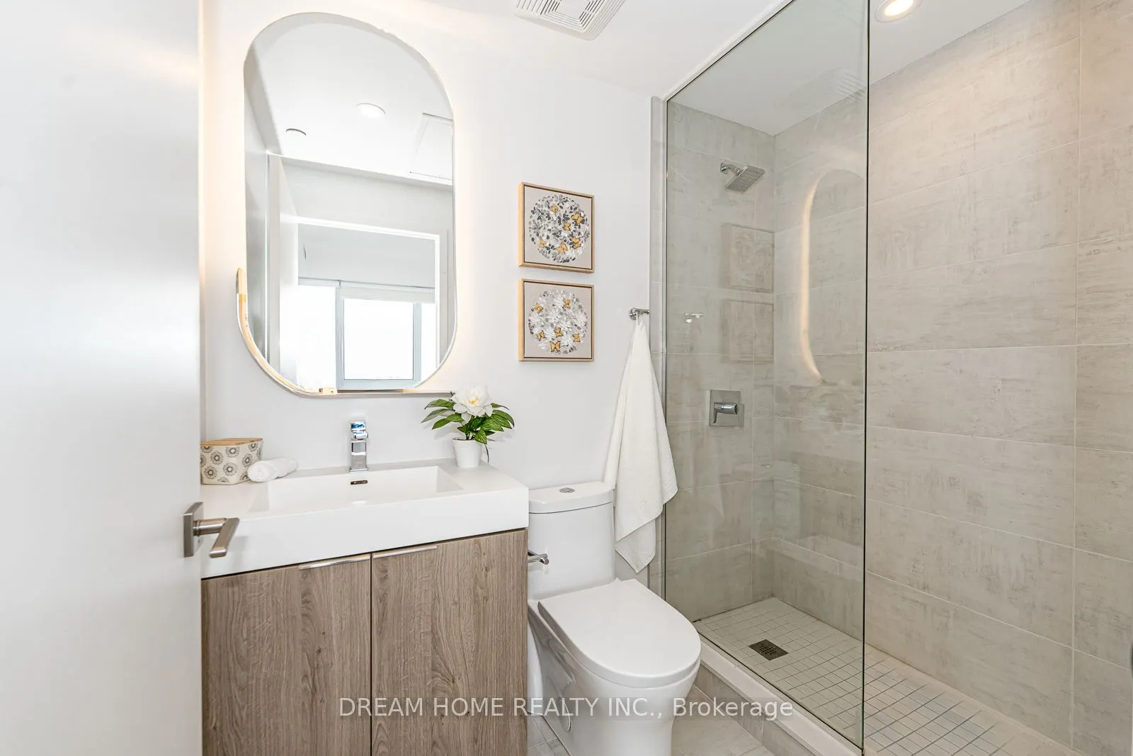 15 Holmes Avenue, #2511