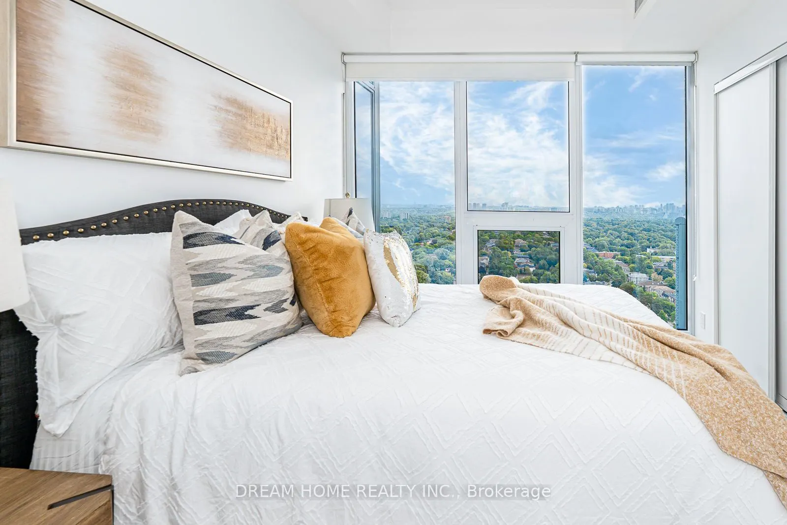 15 Holmes Avenue, #2511