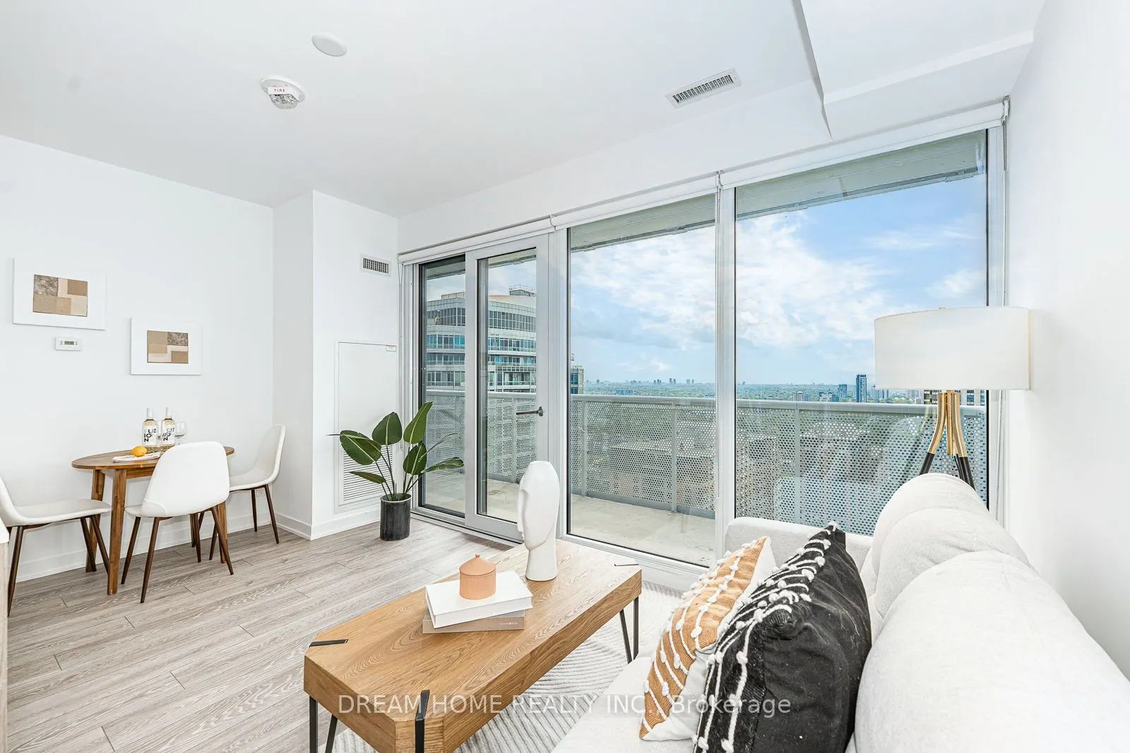 15 Holmes Avenue, #2511