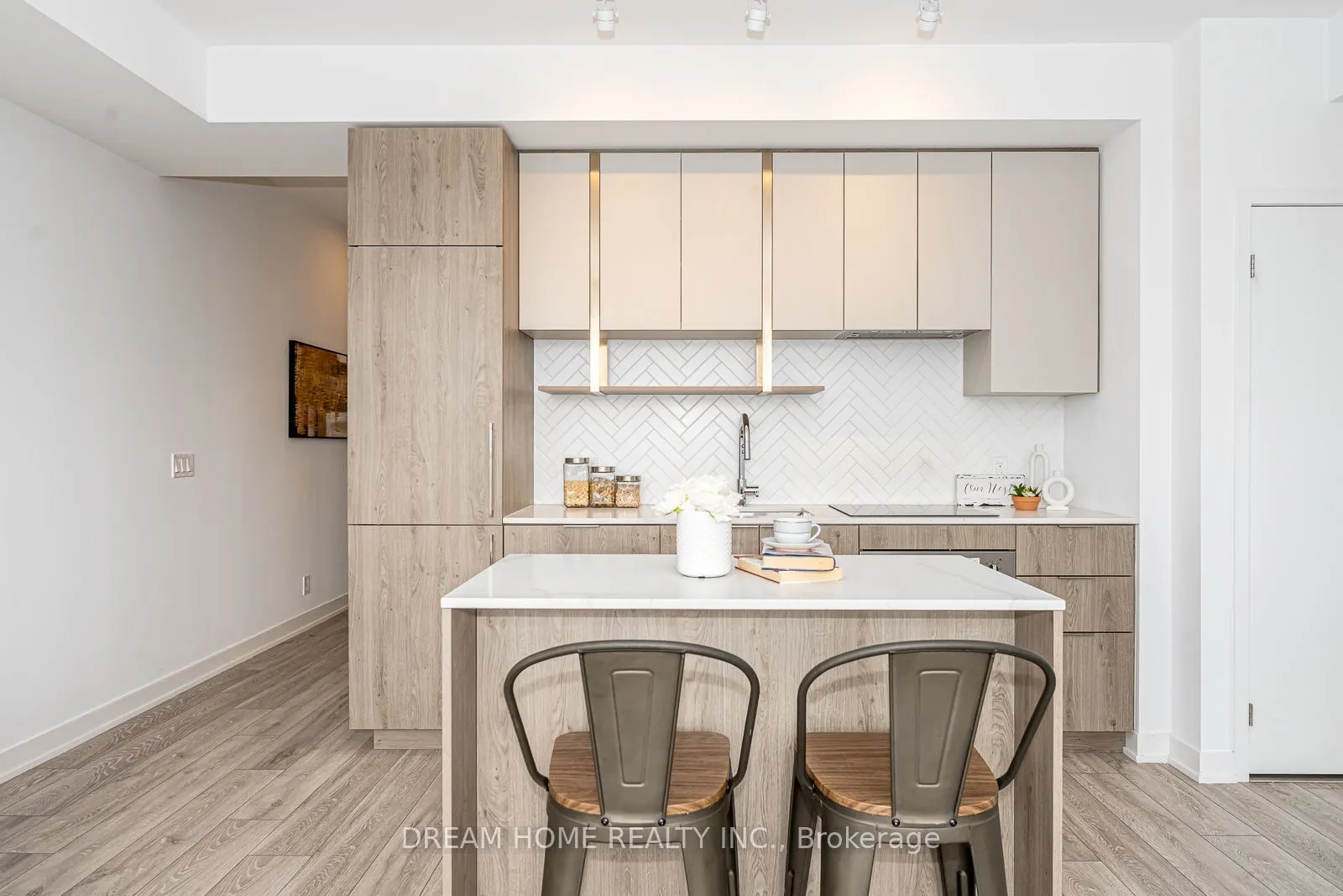 15 Holmes Avenue, #2511