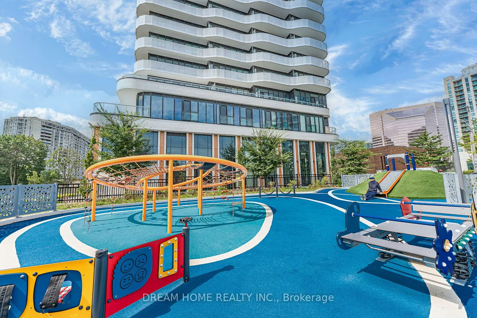 15 Holmes Avenue, #2511
