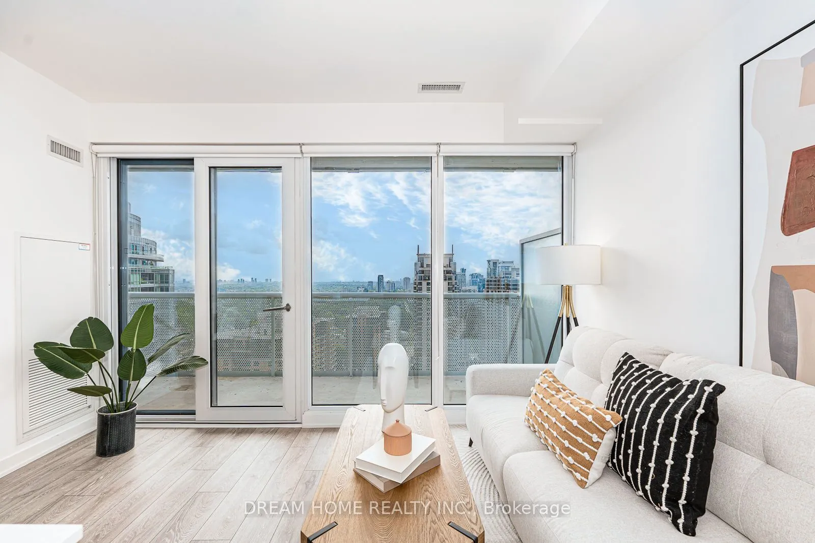 15 Holmes Avenue, #2511