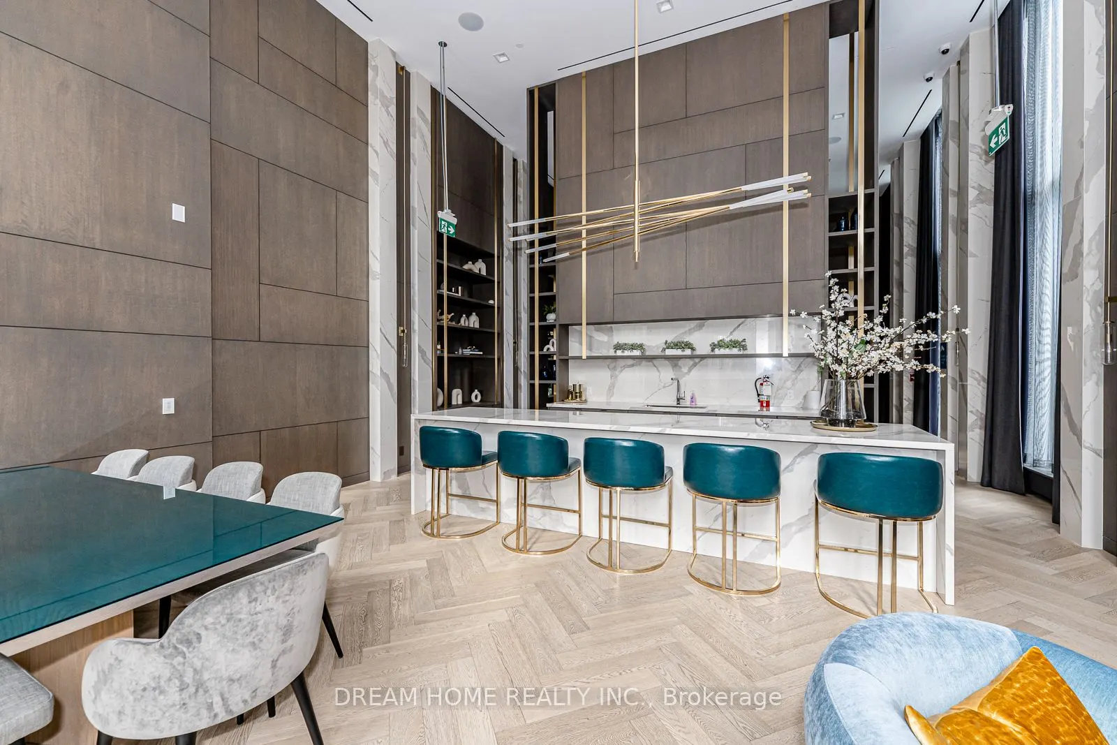 15 Holmes Avenue, #2511