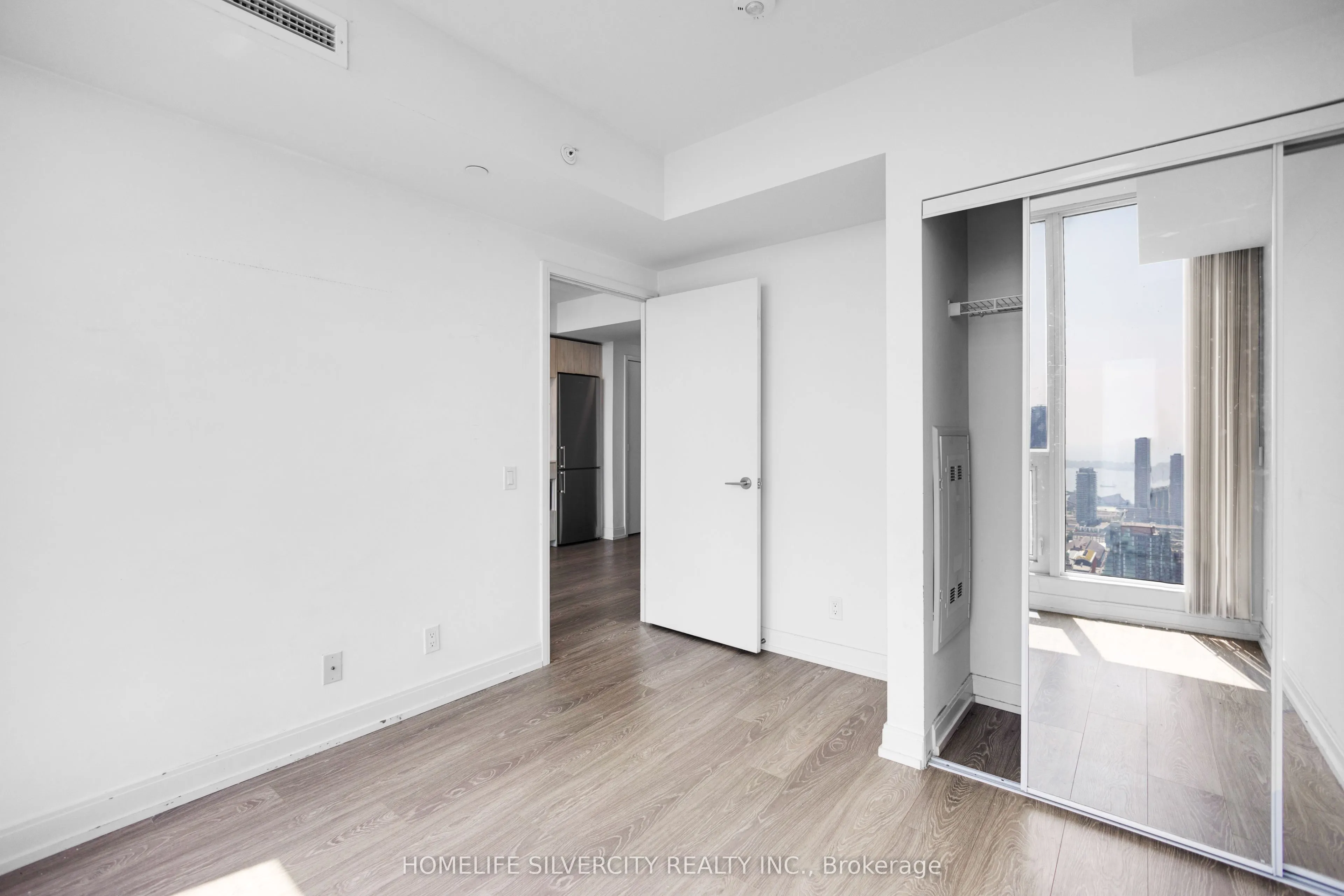 181 Dundas Street E, #Ph8