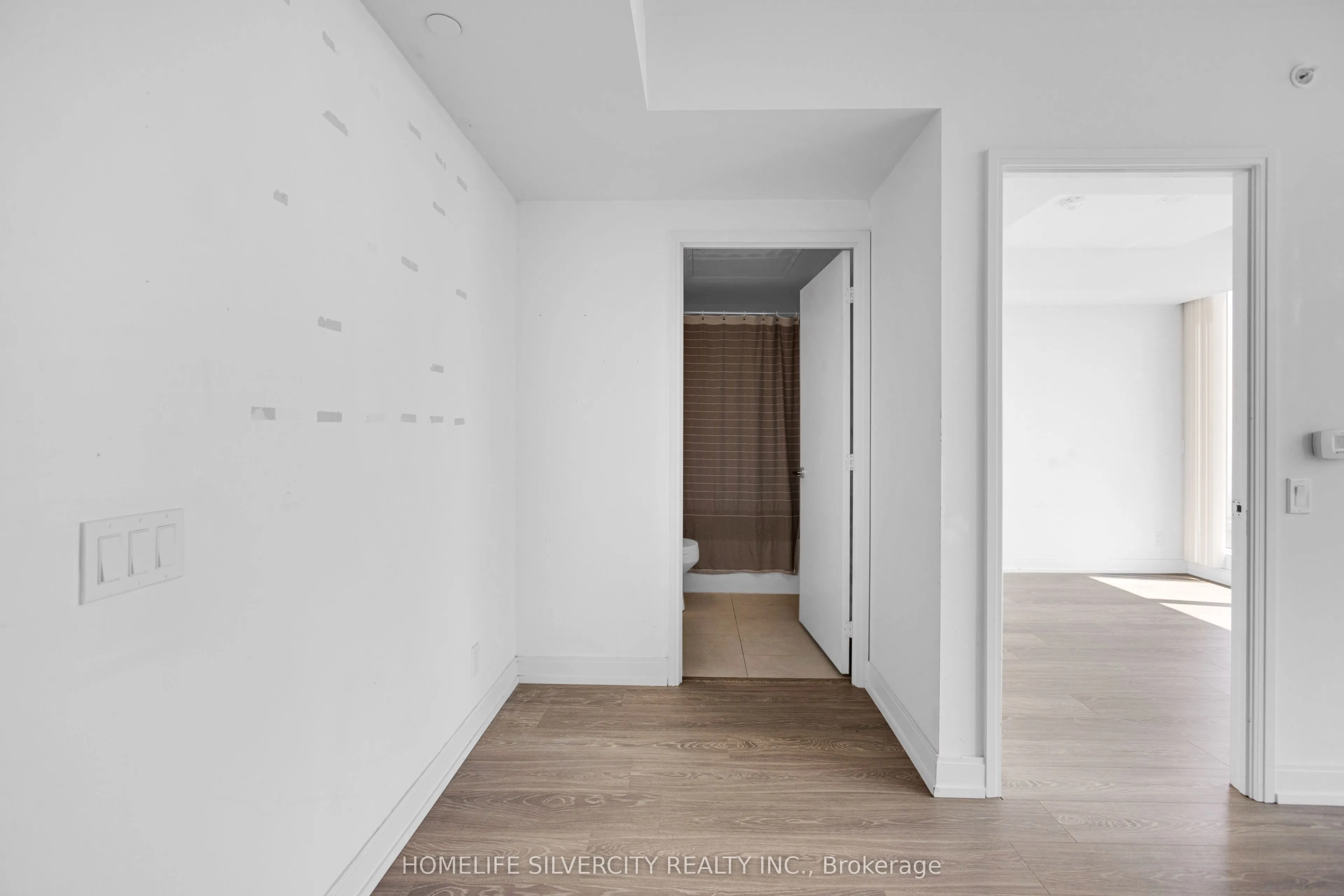 181 Dundas Street E, #Ph8