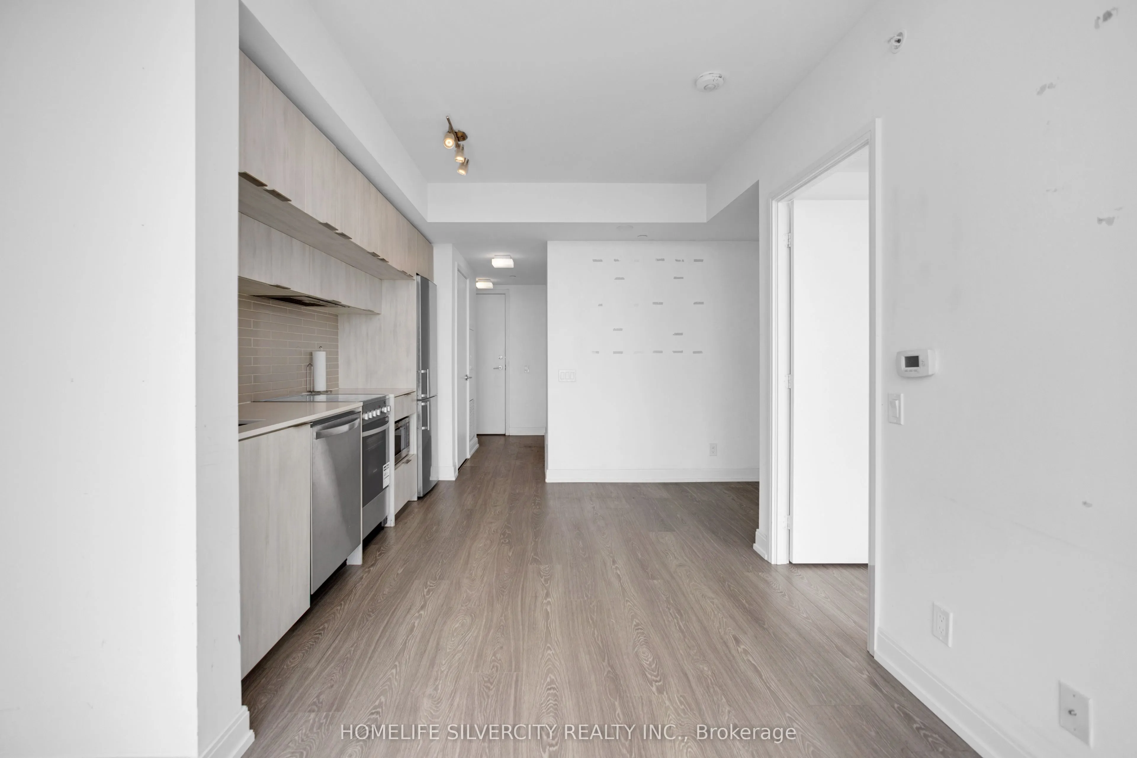 181 Dundas Street E, #Ph8