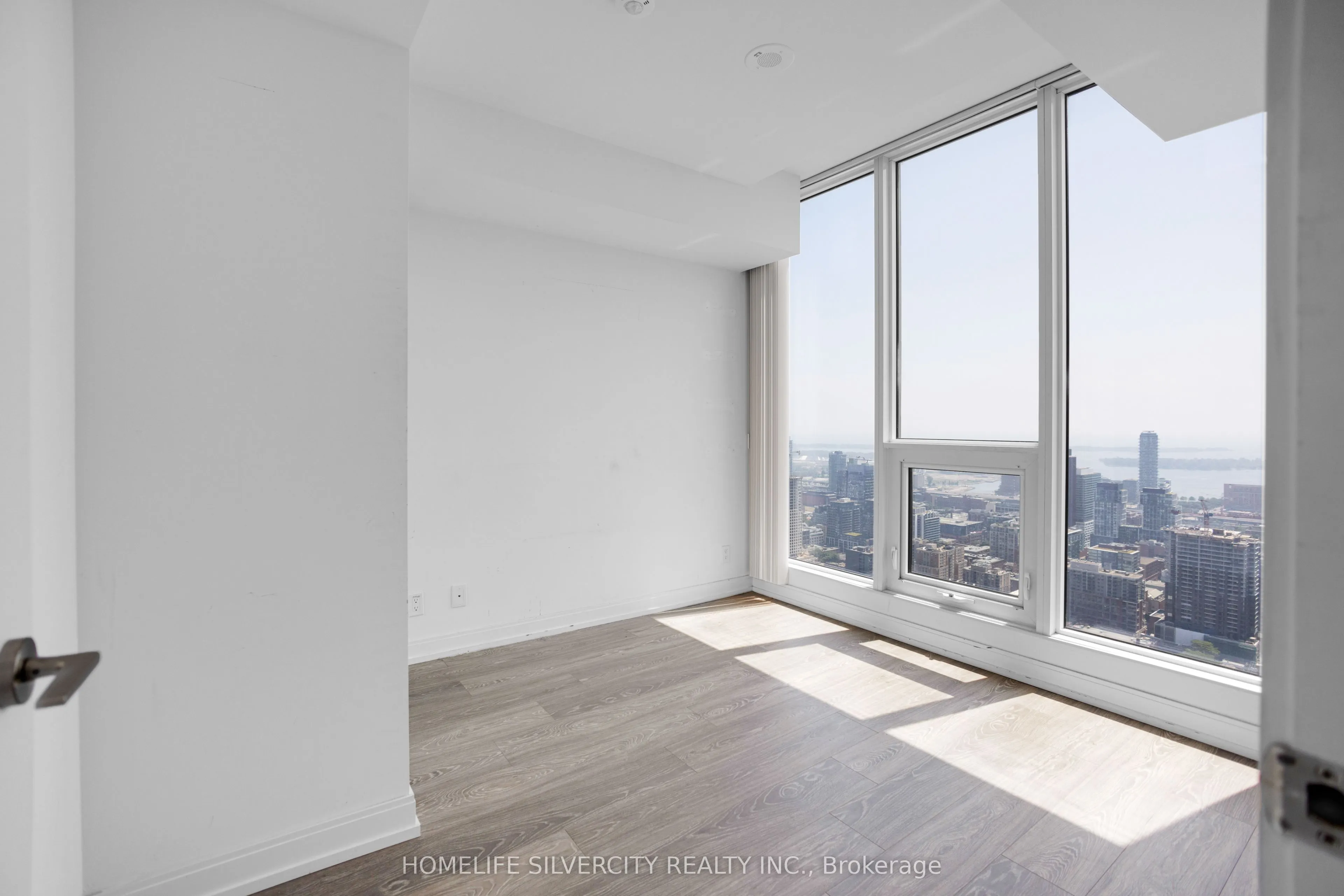 181 Dundas Street E, #Ph8