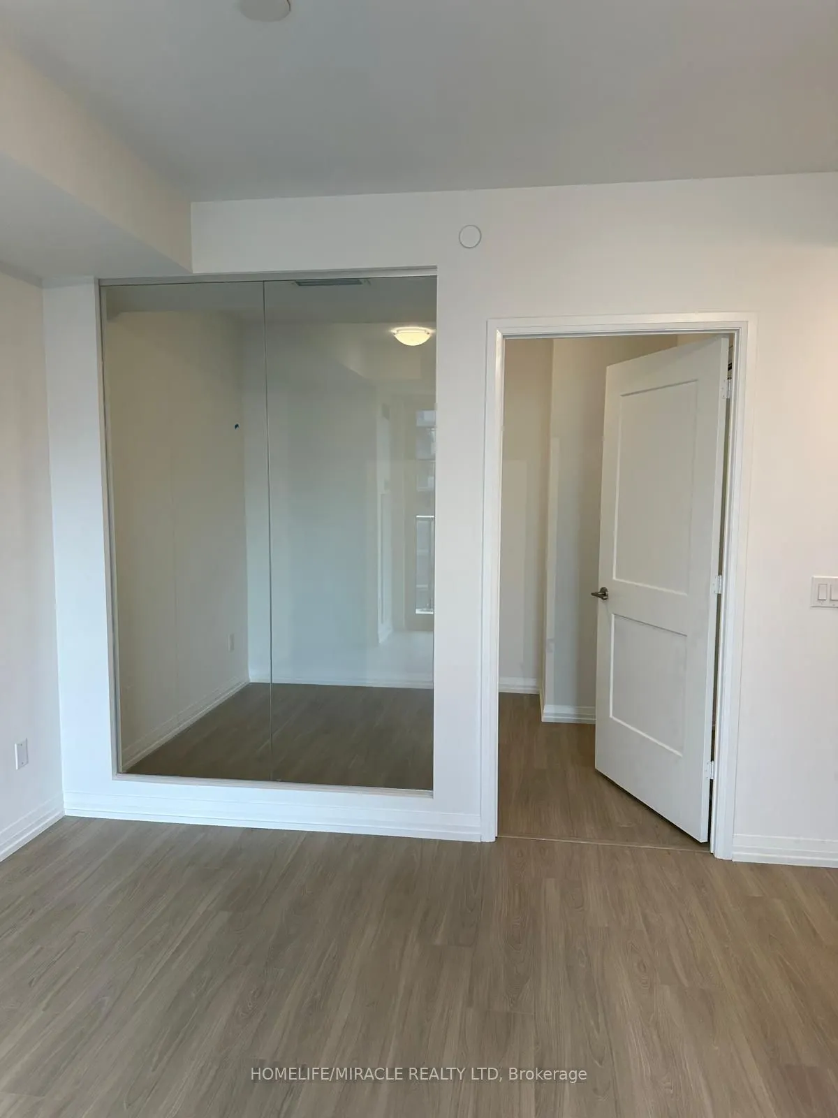 28 Widmer Street, #3927