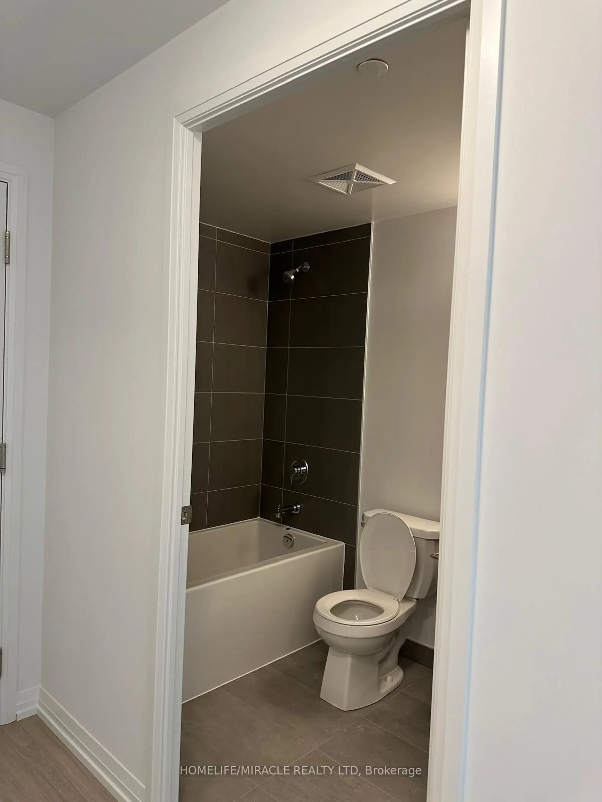 28 Widmer Street, #3927