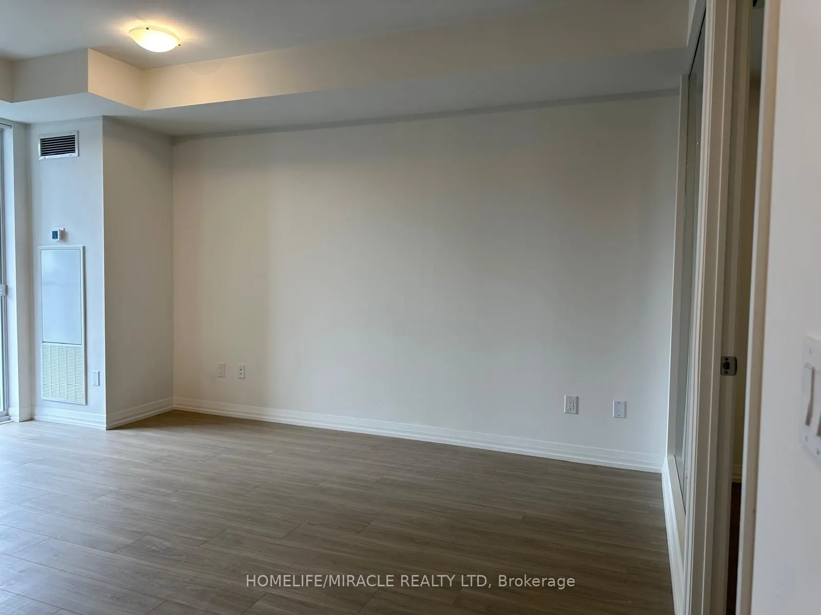 28 Widmer Street, #3927