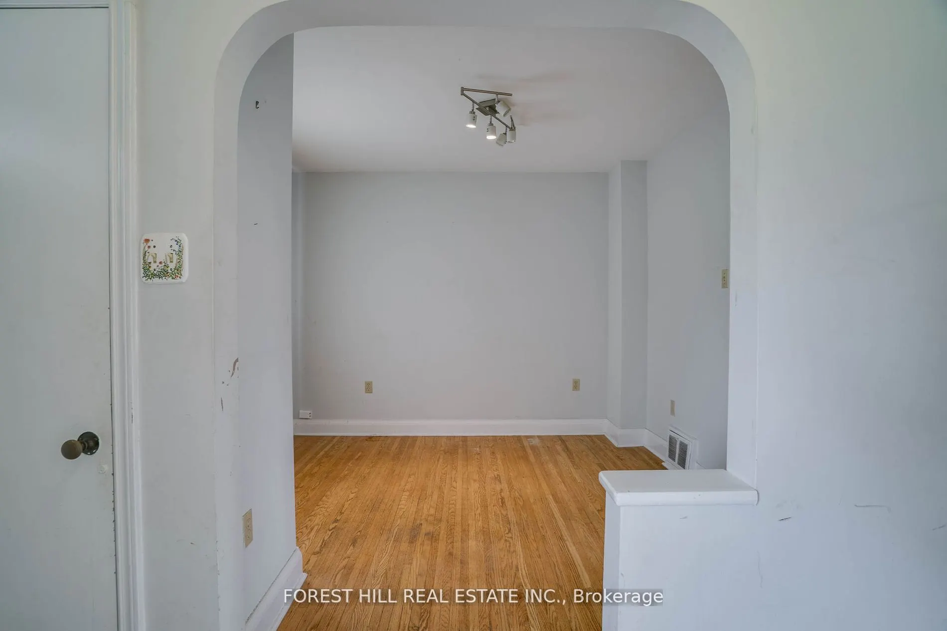 160 Pleasant Avenue