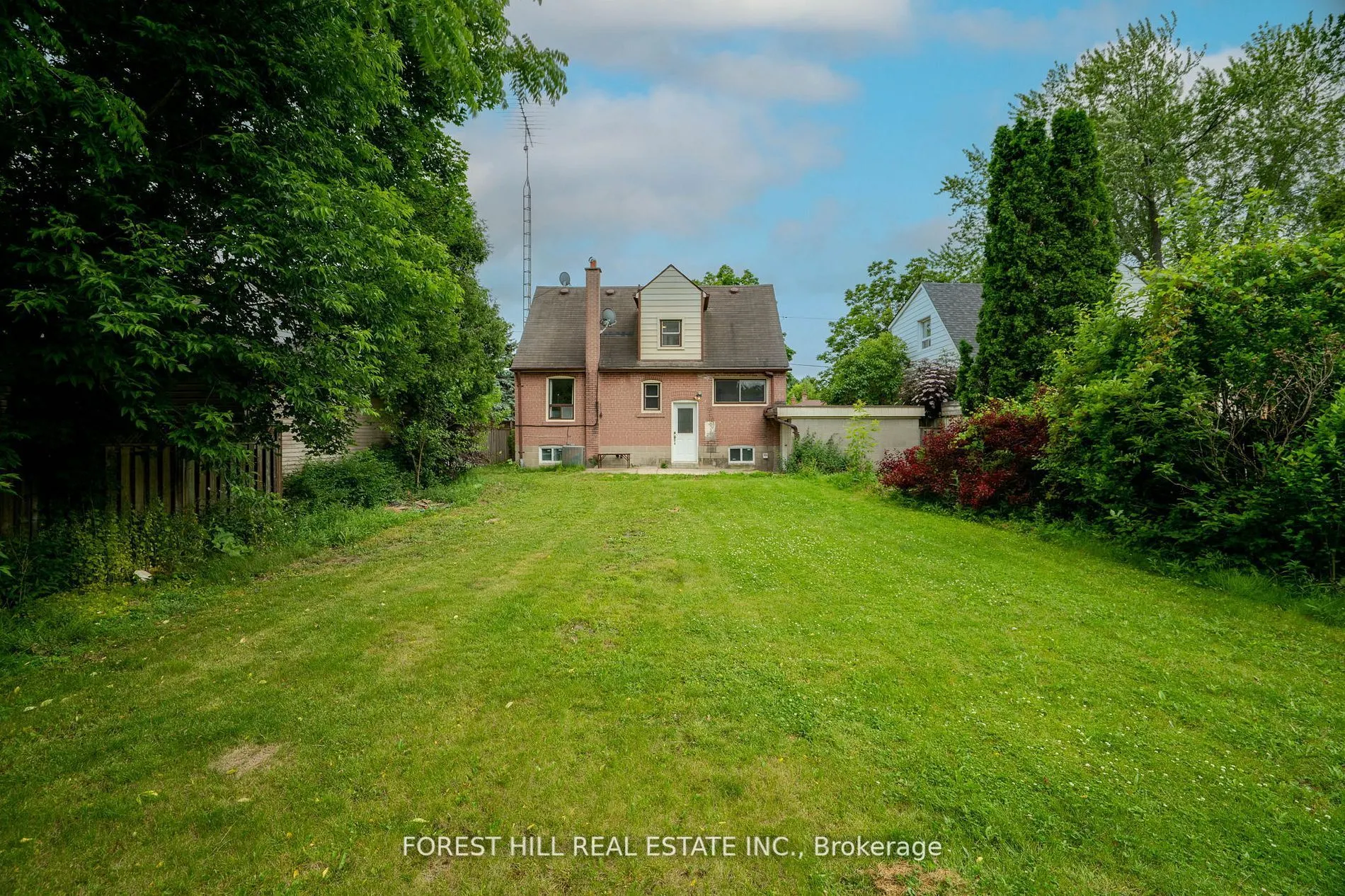 160 Pleasant Avenue