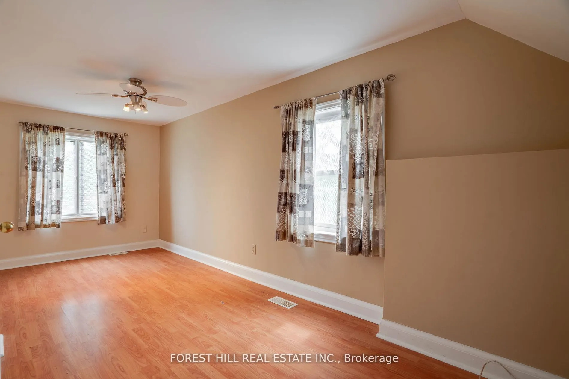 160 Pleasant Avenue