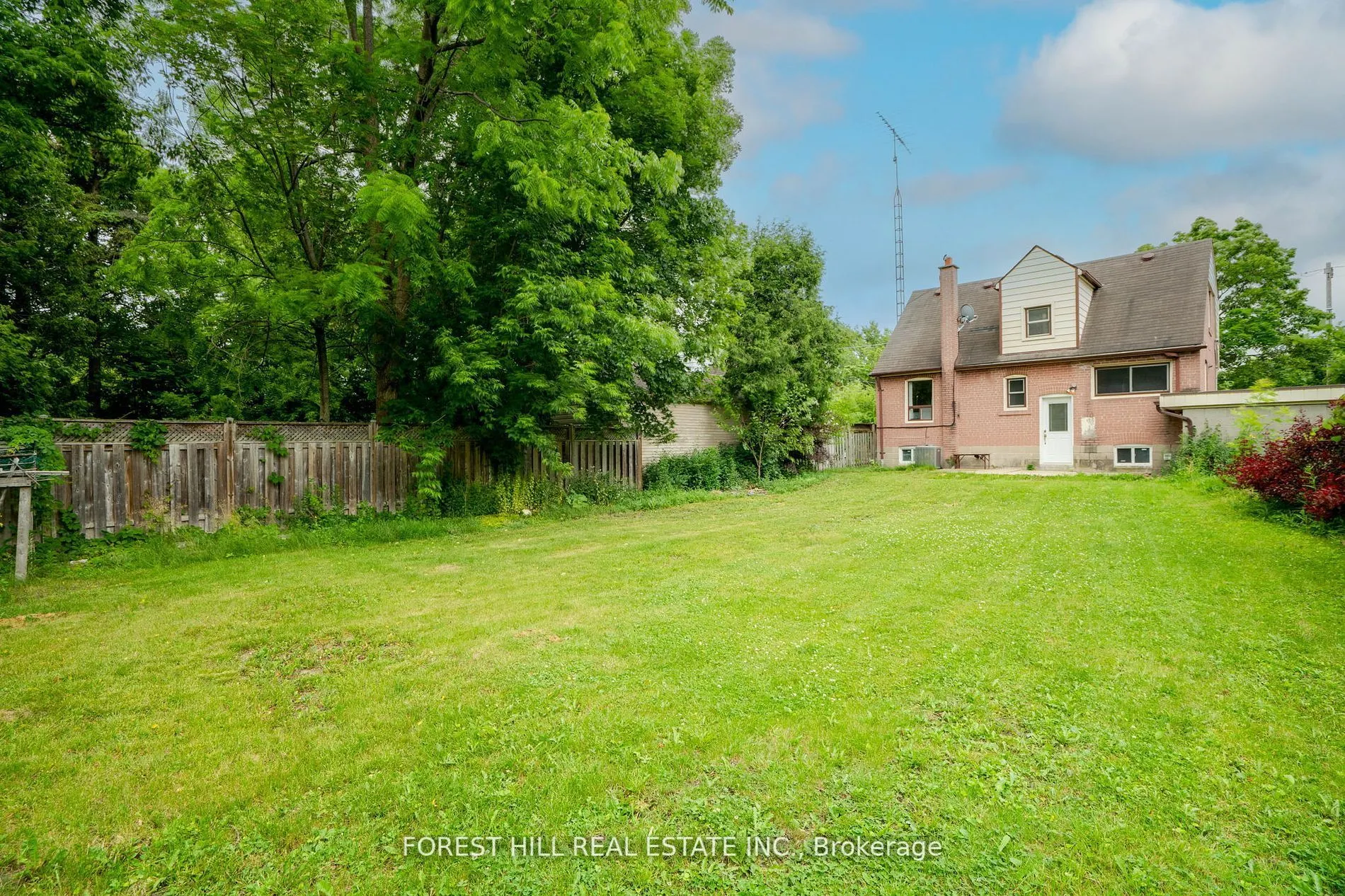 160 Pleasant Avenue