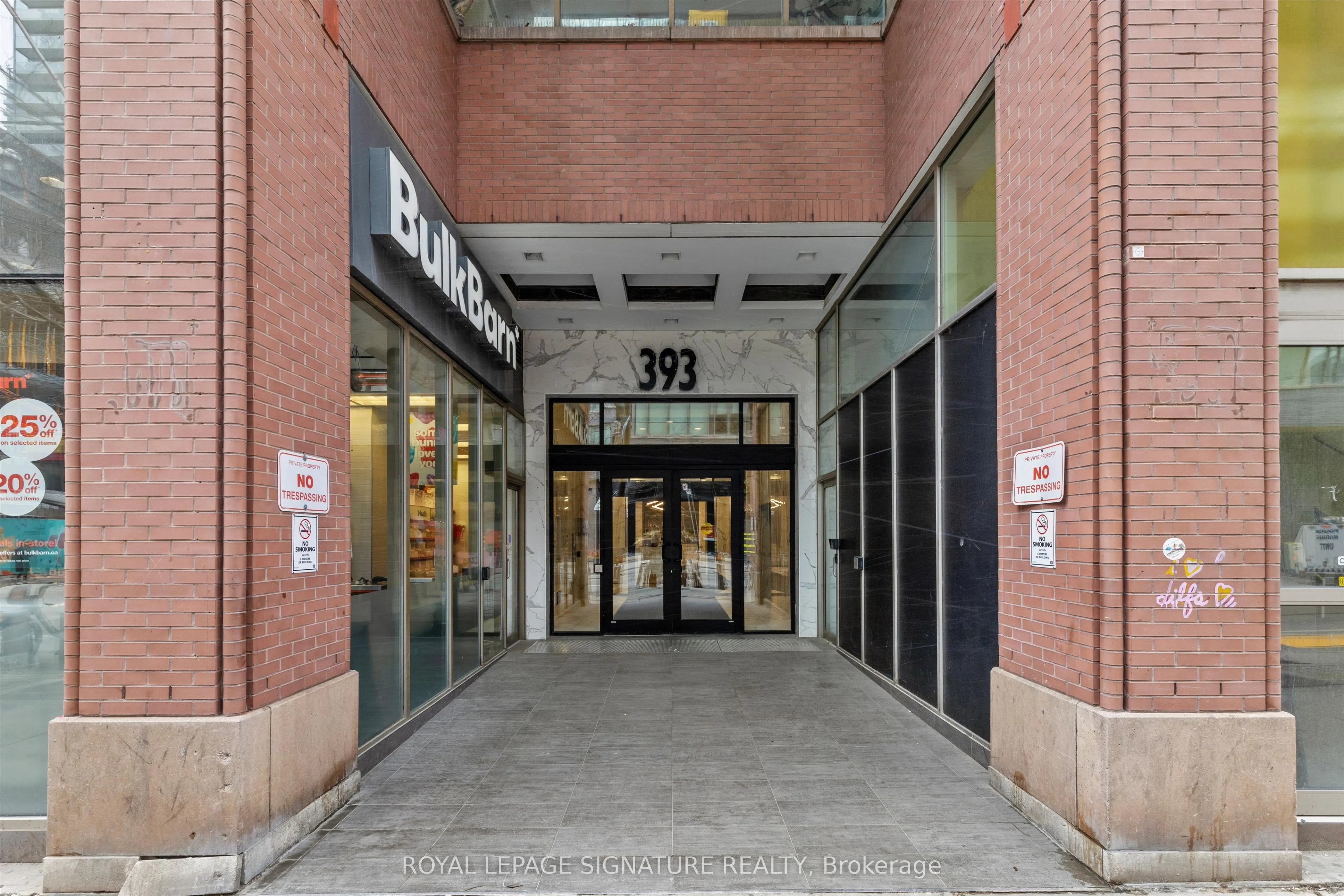 393 King Street W, #1201