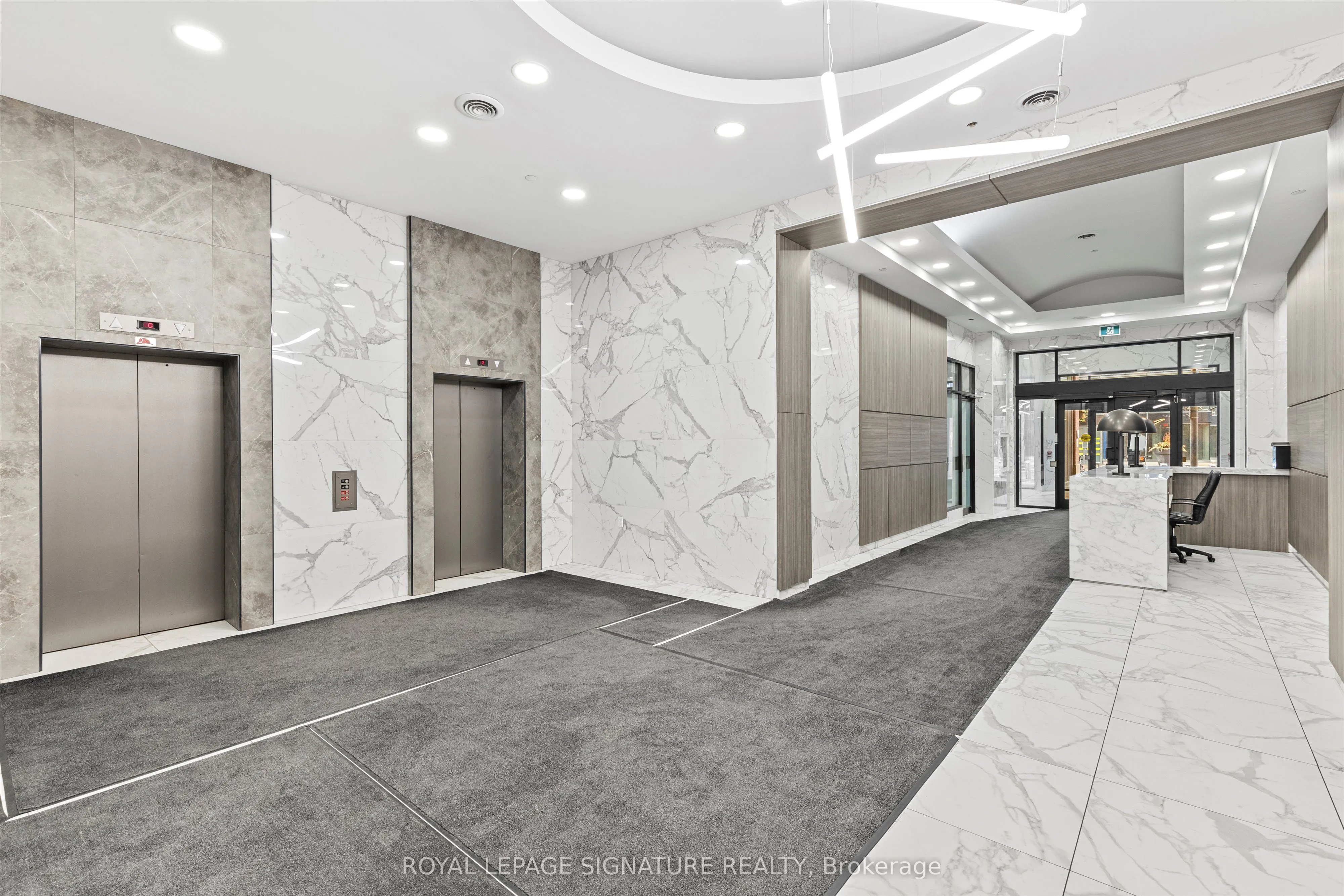 393 King Street W, #1201