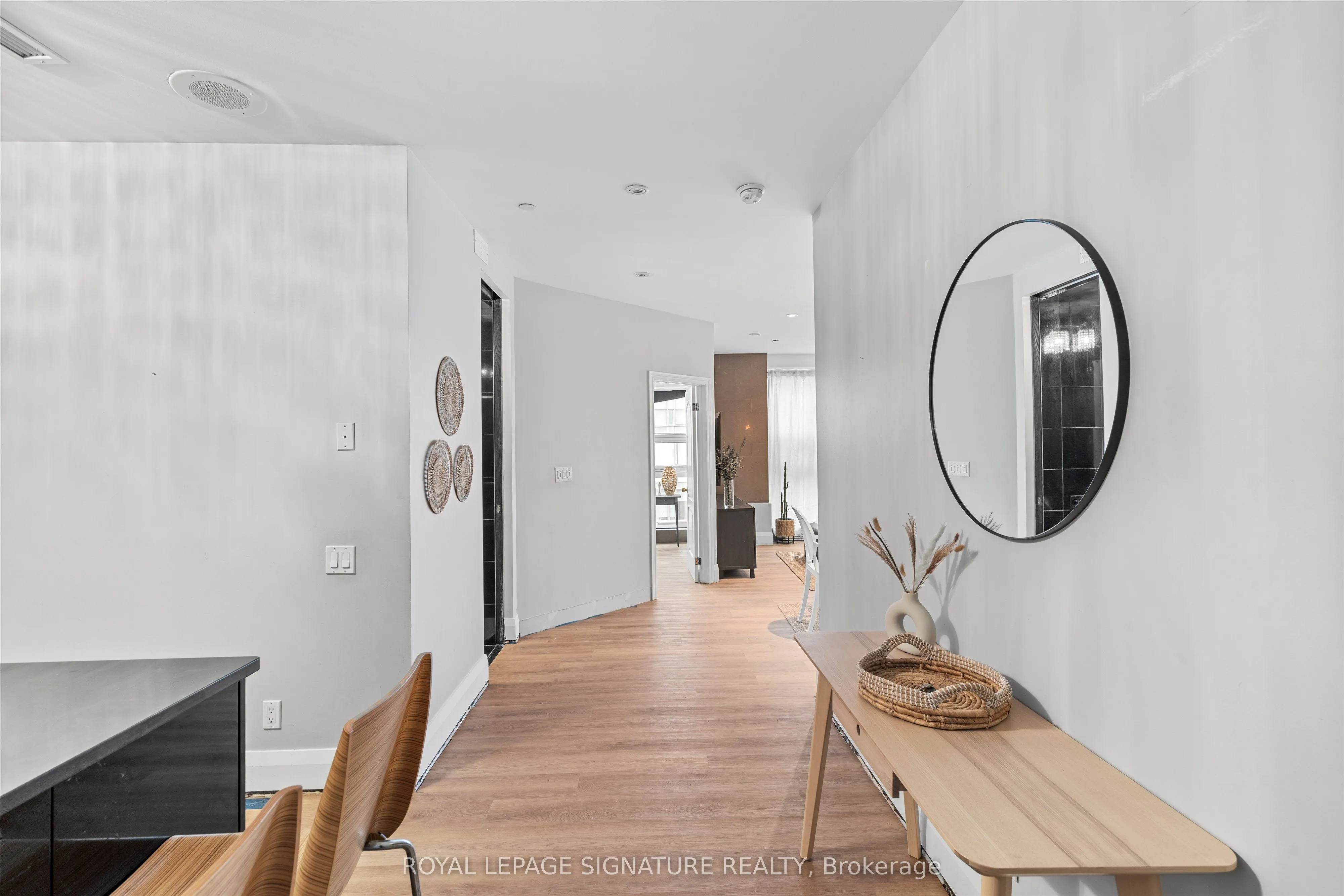 393 King Street W, #1201