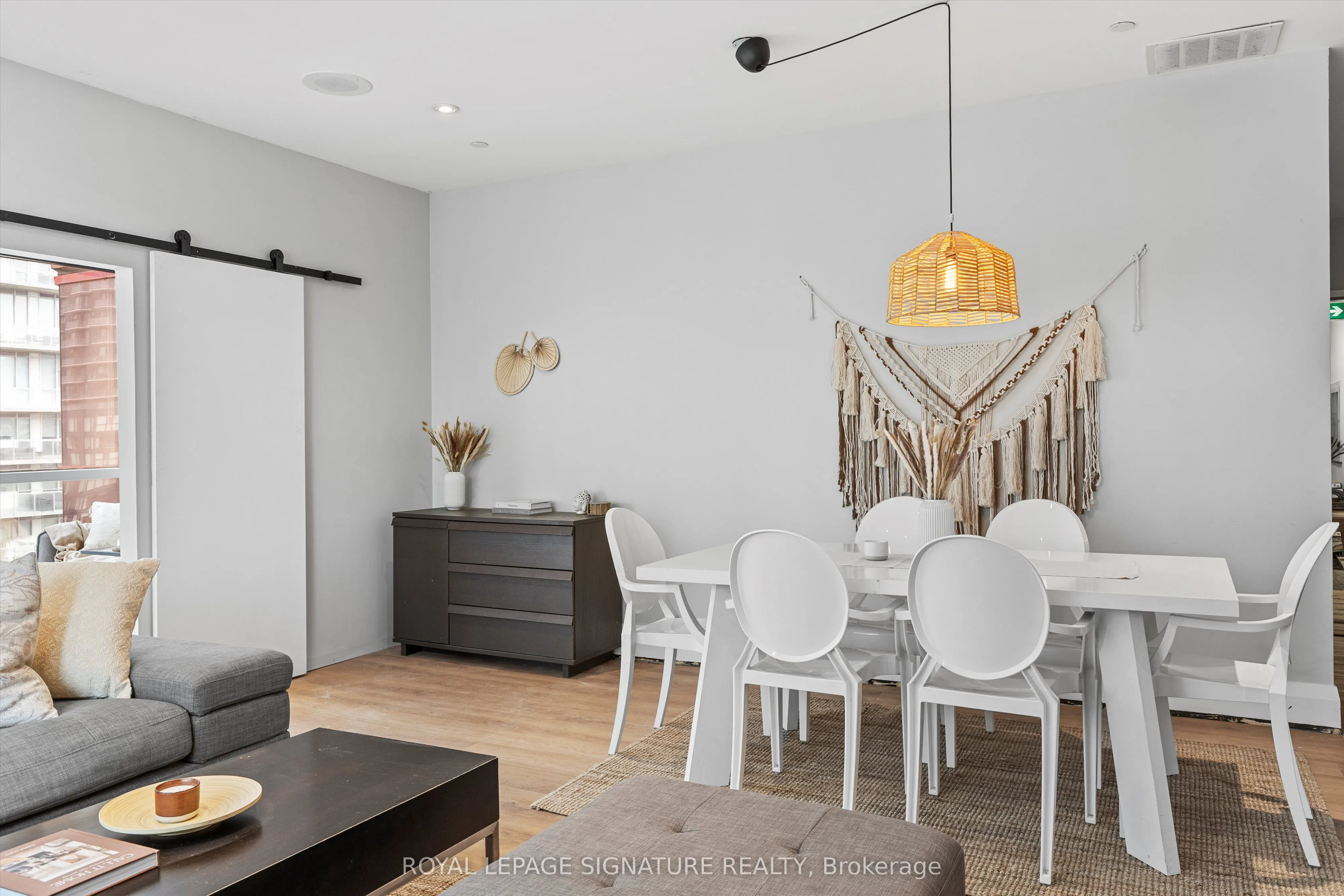 393 King Street W, #1201