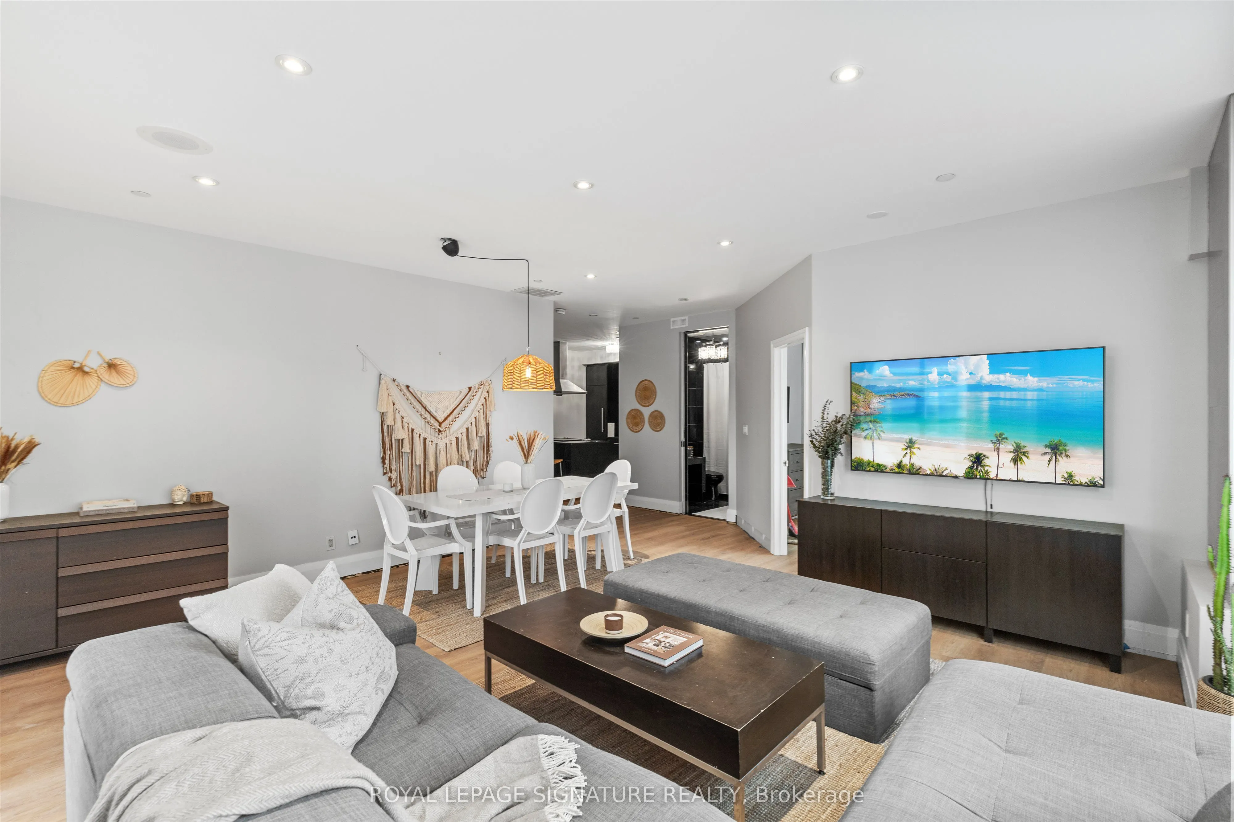 393 King Street W, #1201