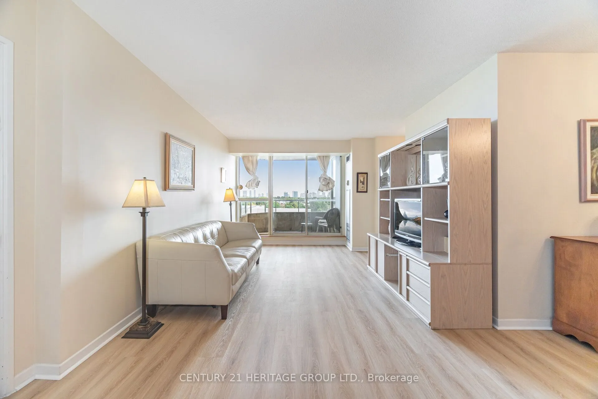 10 Torresdale Avenue, #910