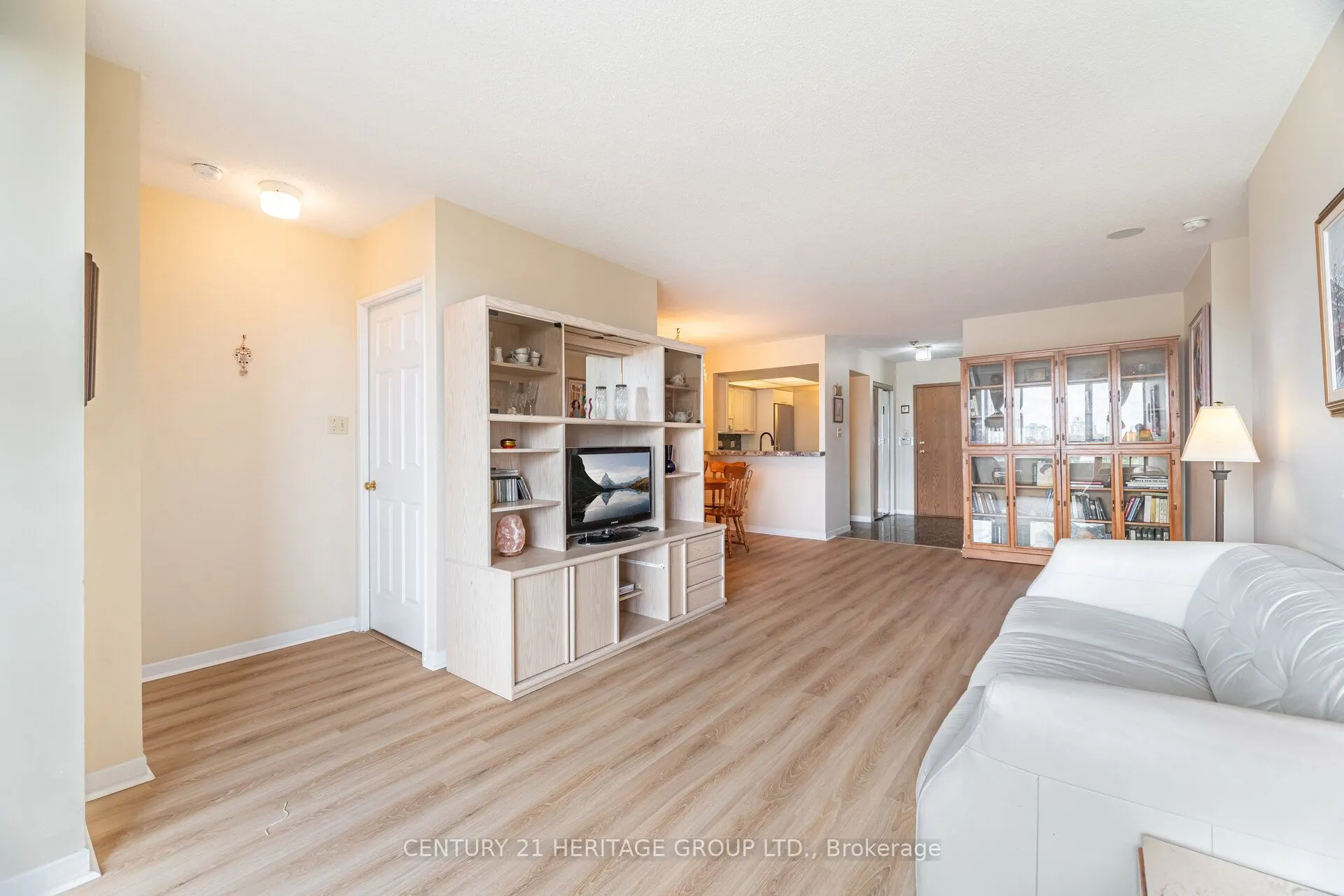 10 Torresdale Avenue, #910