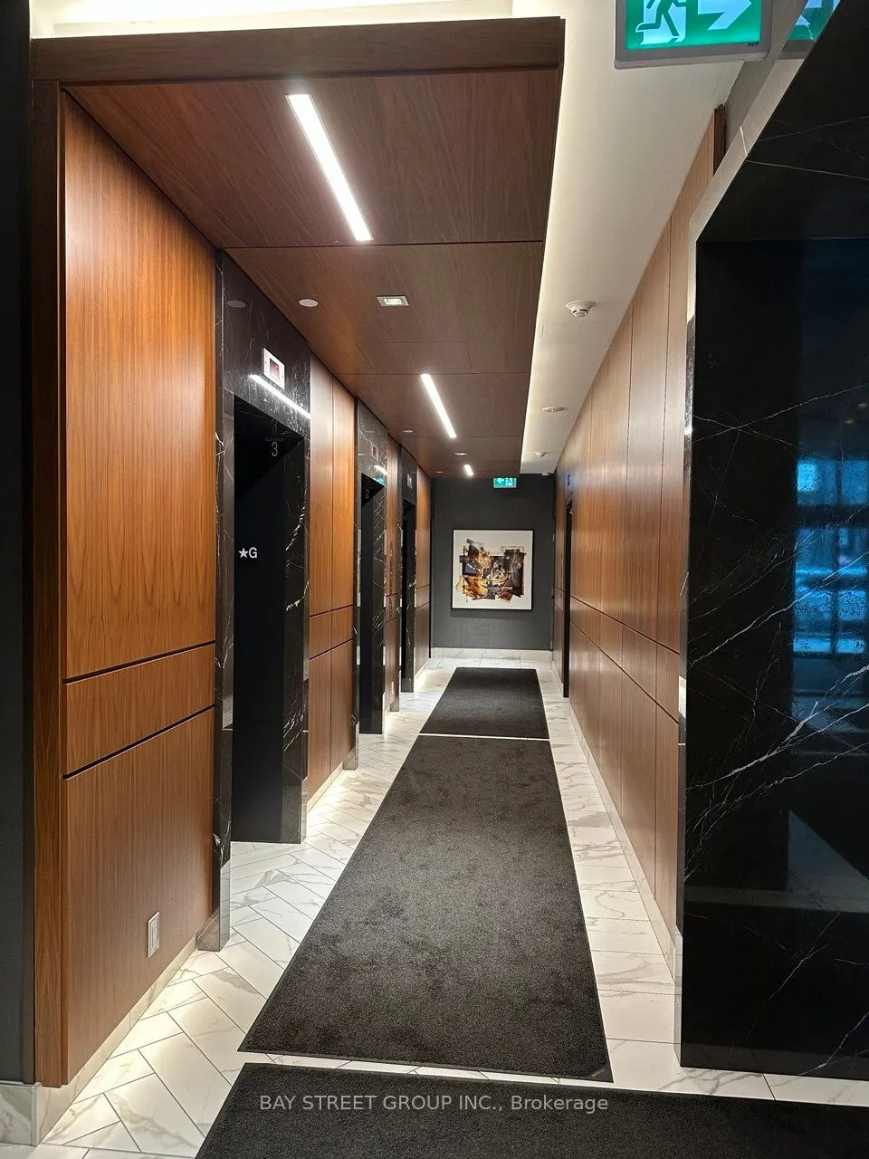 327 King Street W, #703