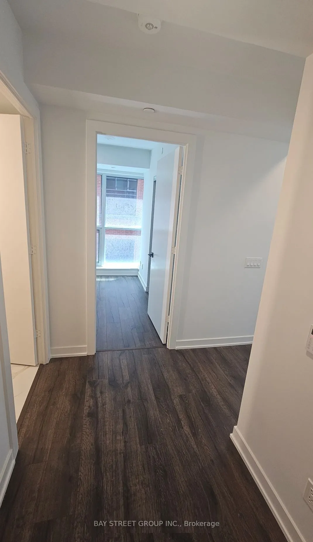 327 King Street W, #703