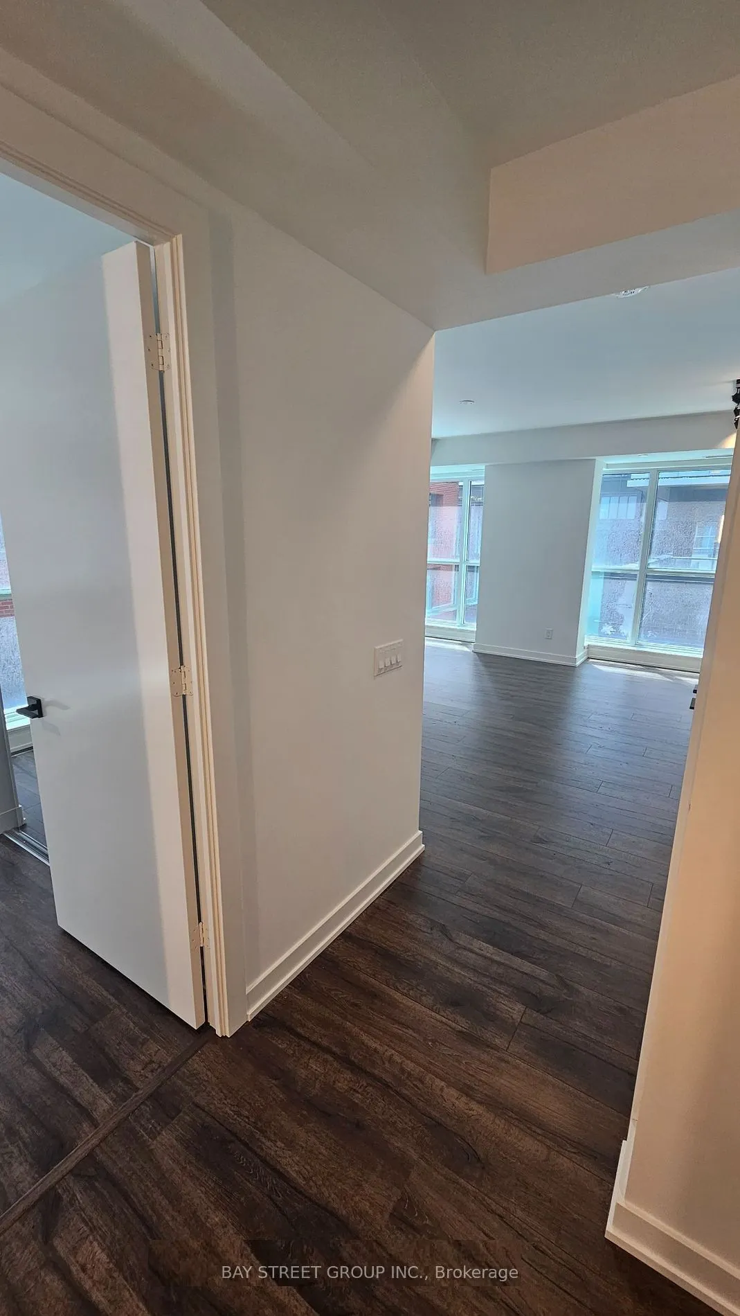 327 King Street W, #703