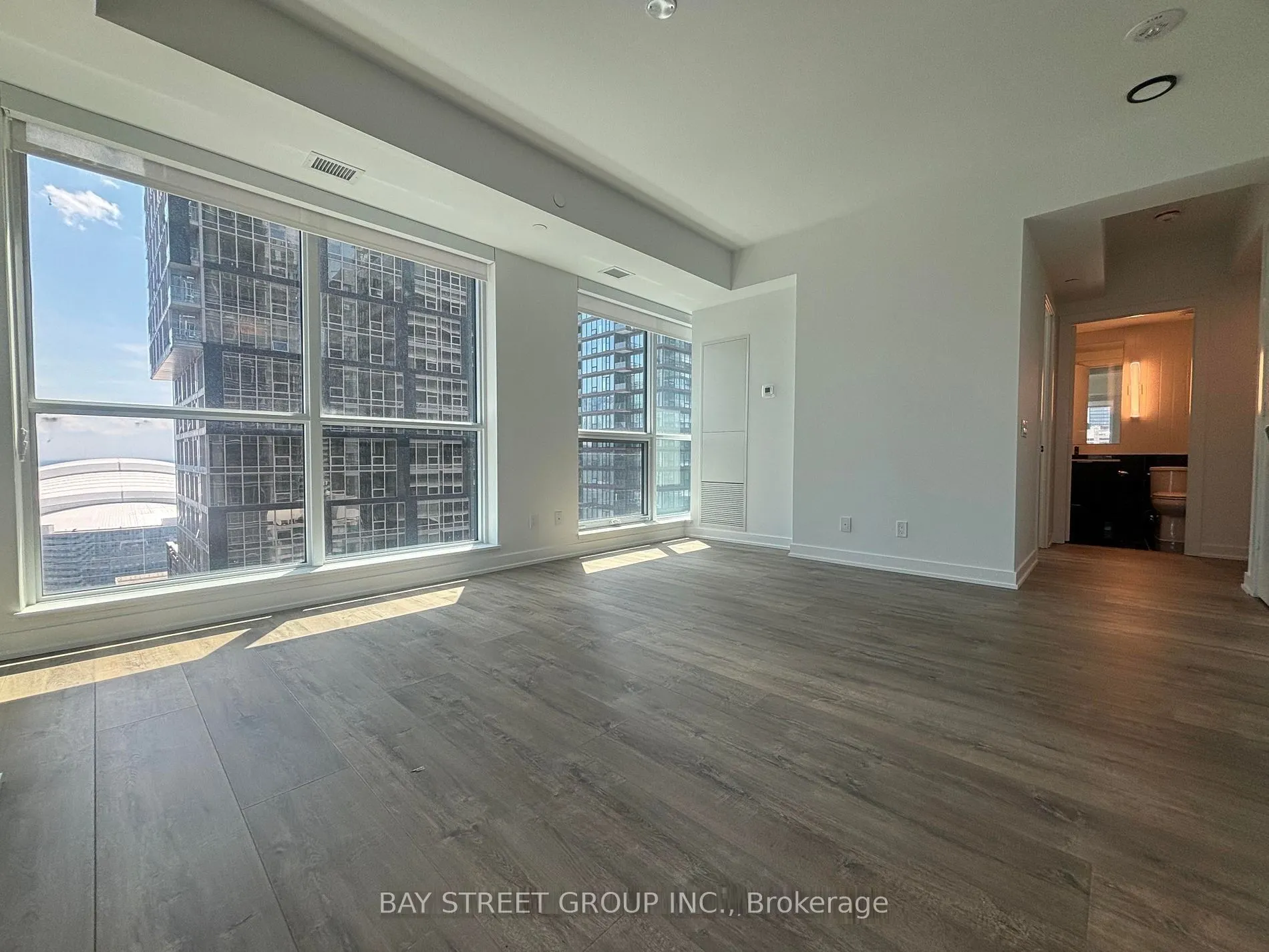 327 King Street W, #2302