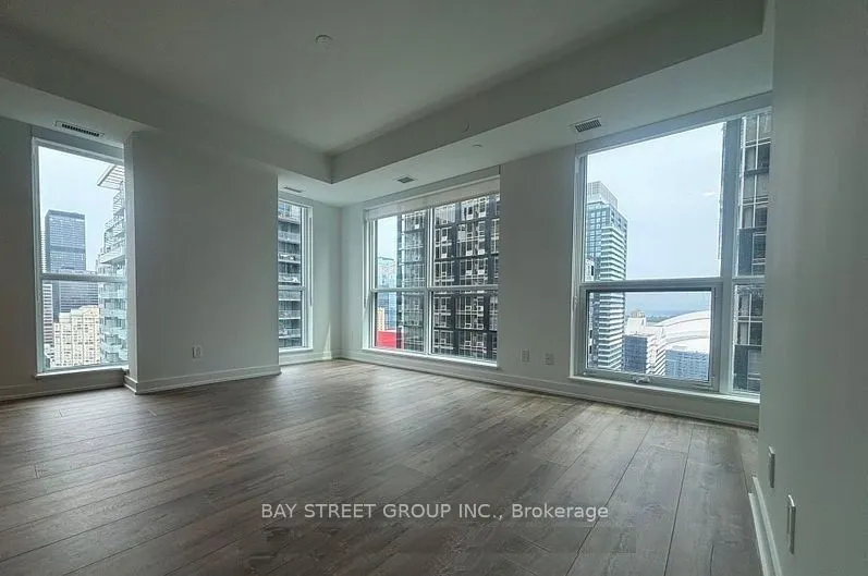 327 King Street W, #2302