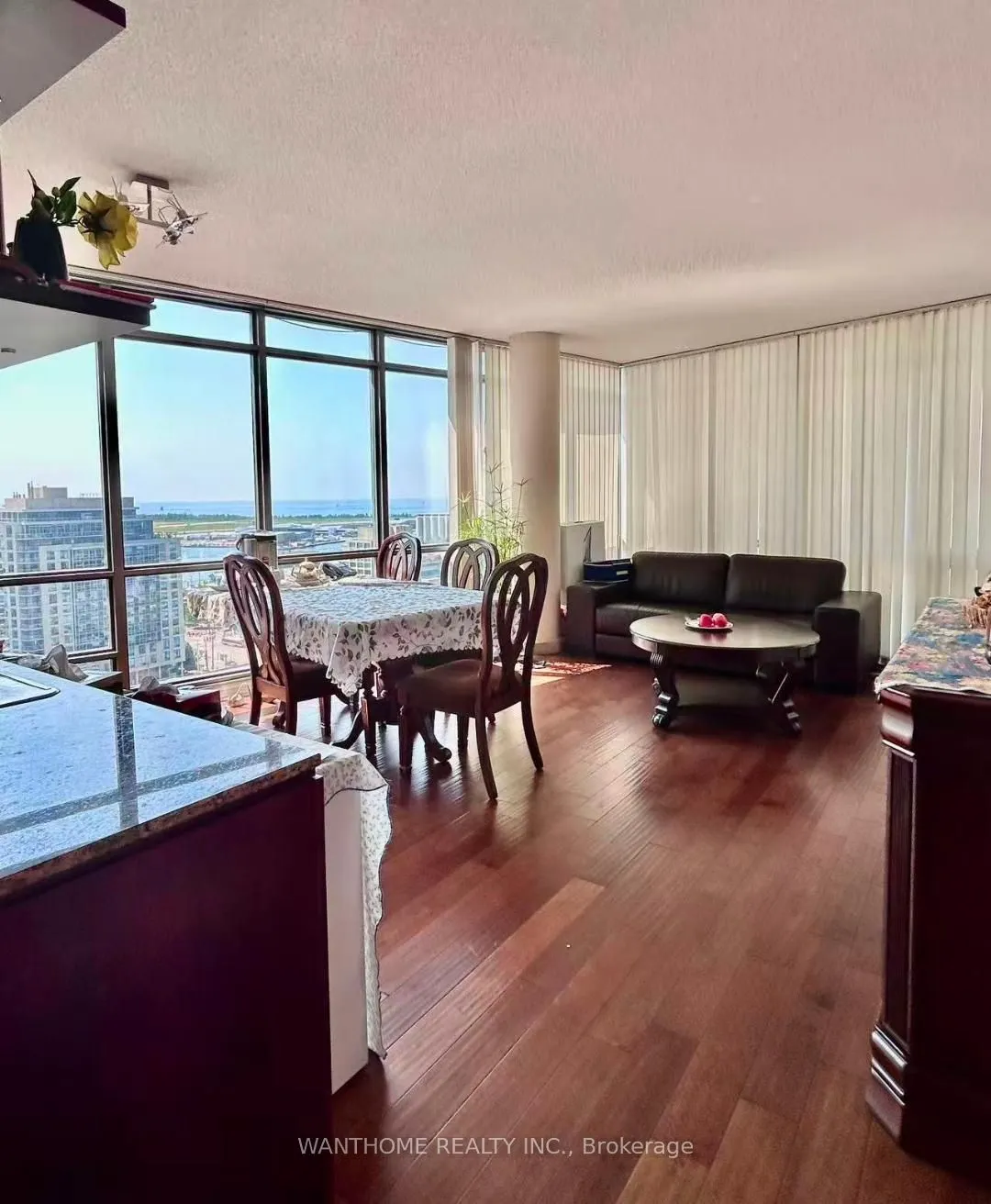 3 Navy Wharf Court, #2002