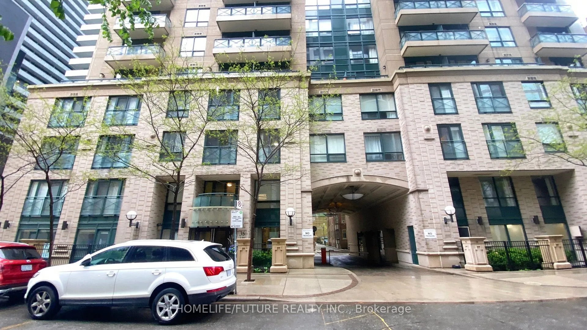 35 Hayden Street, #207