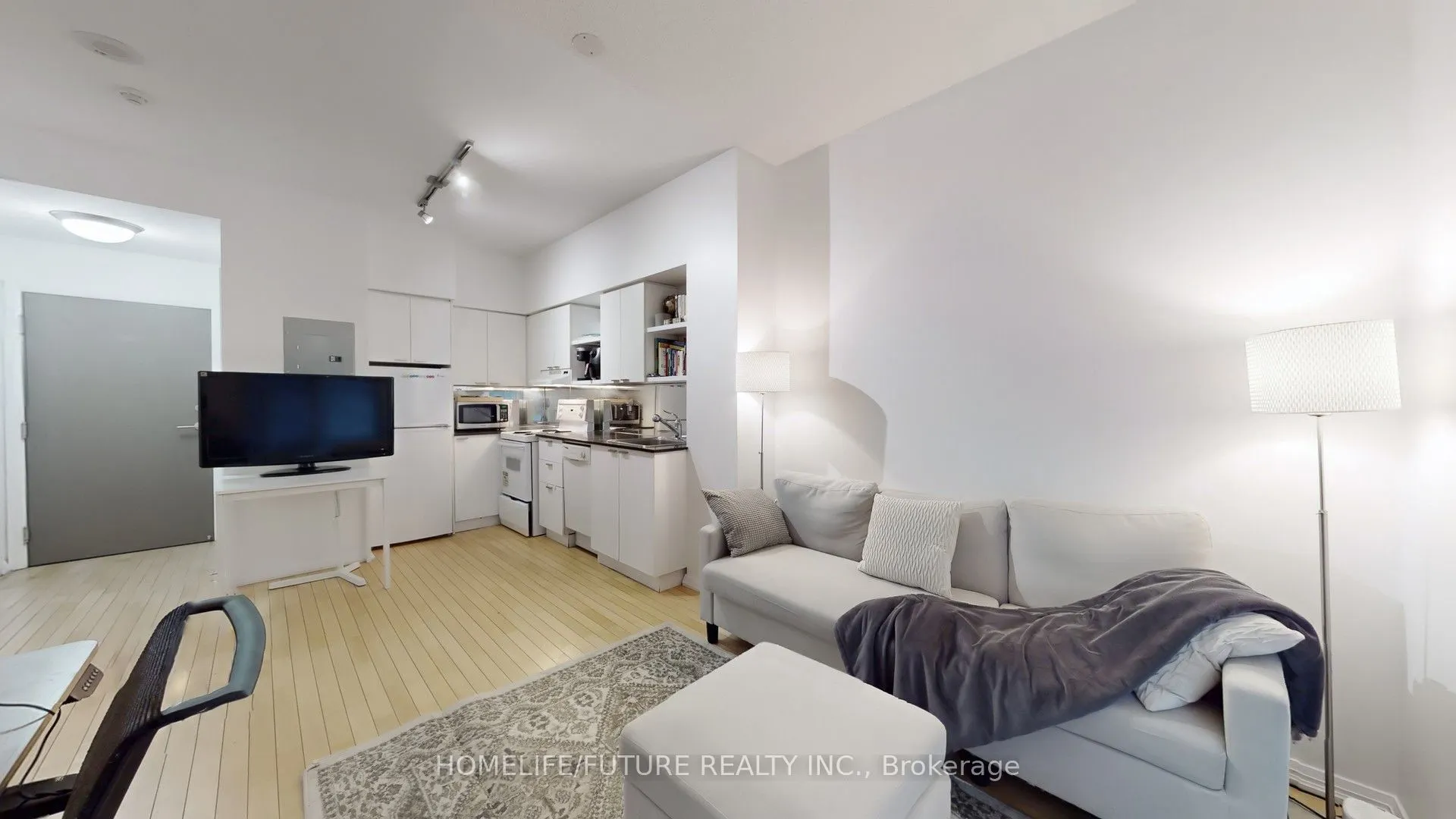 35 Hayden Street, #207