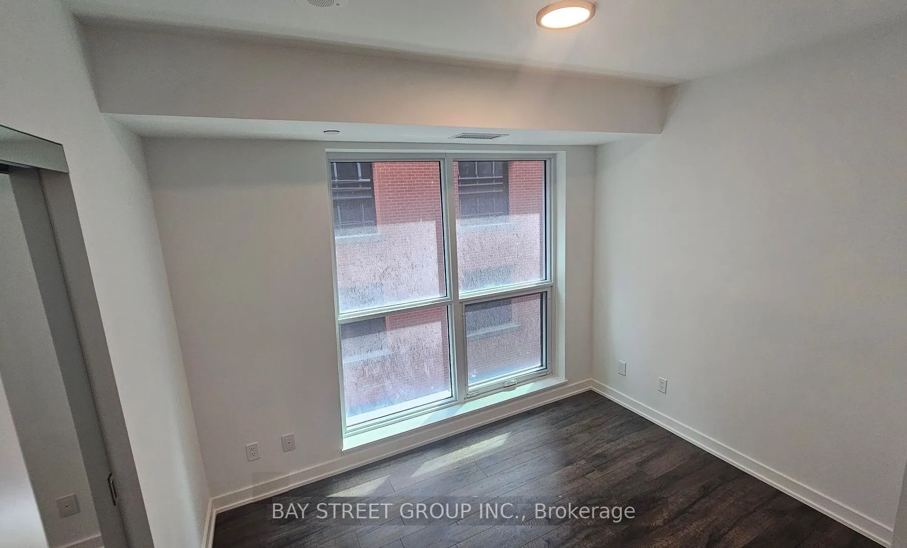 327 King Street W, #702