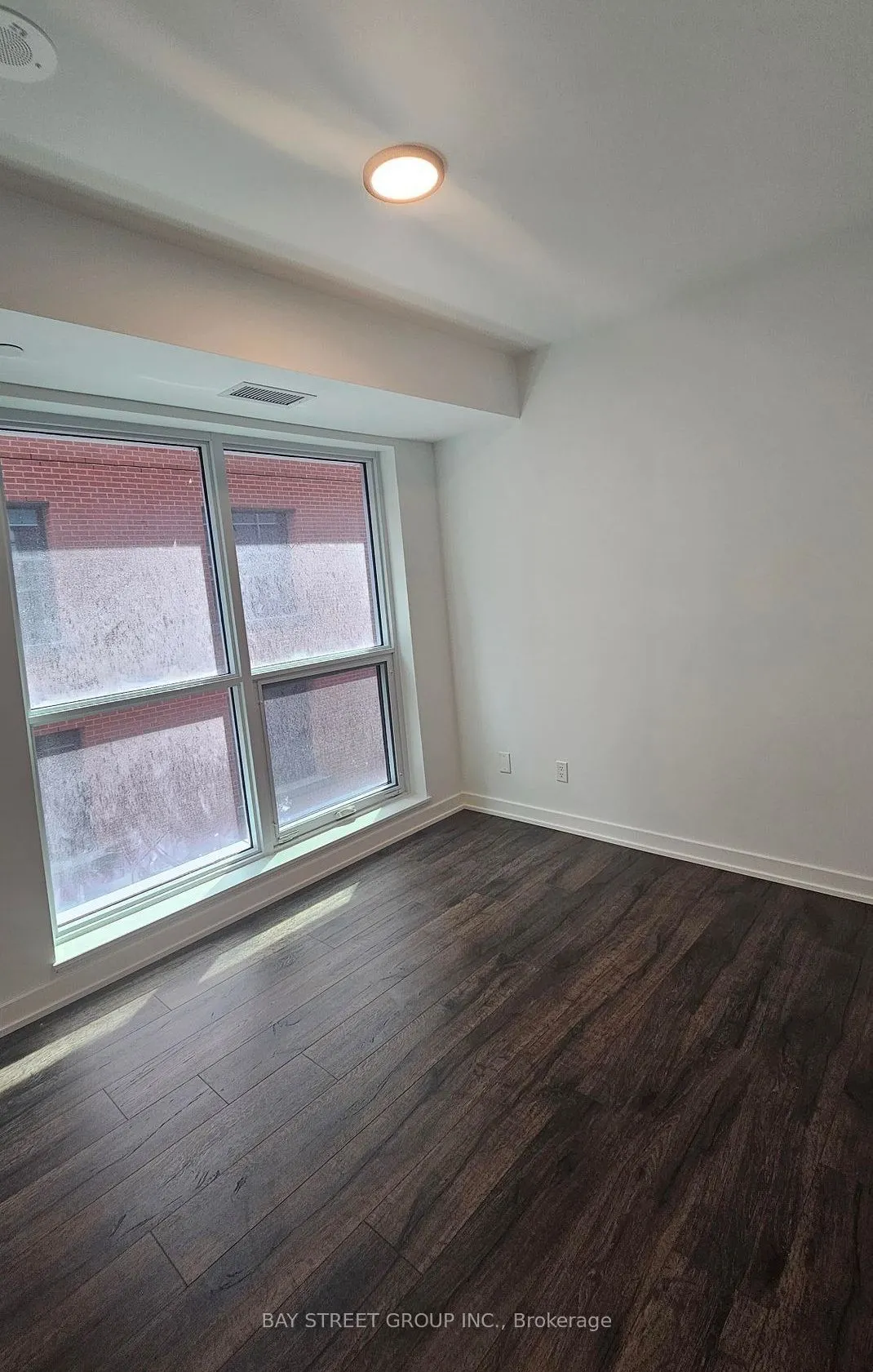 327 King Street W, #702