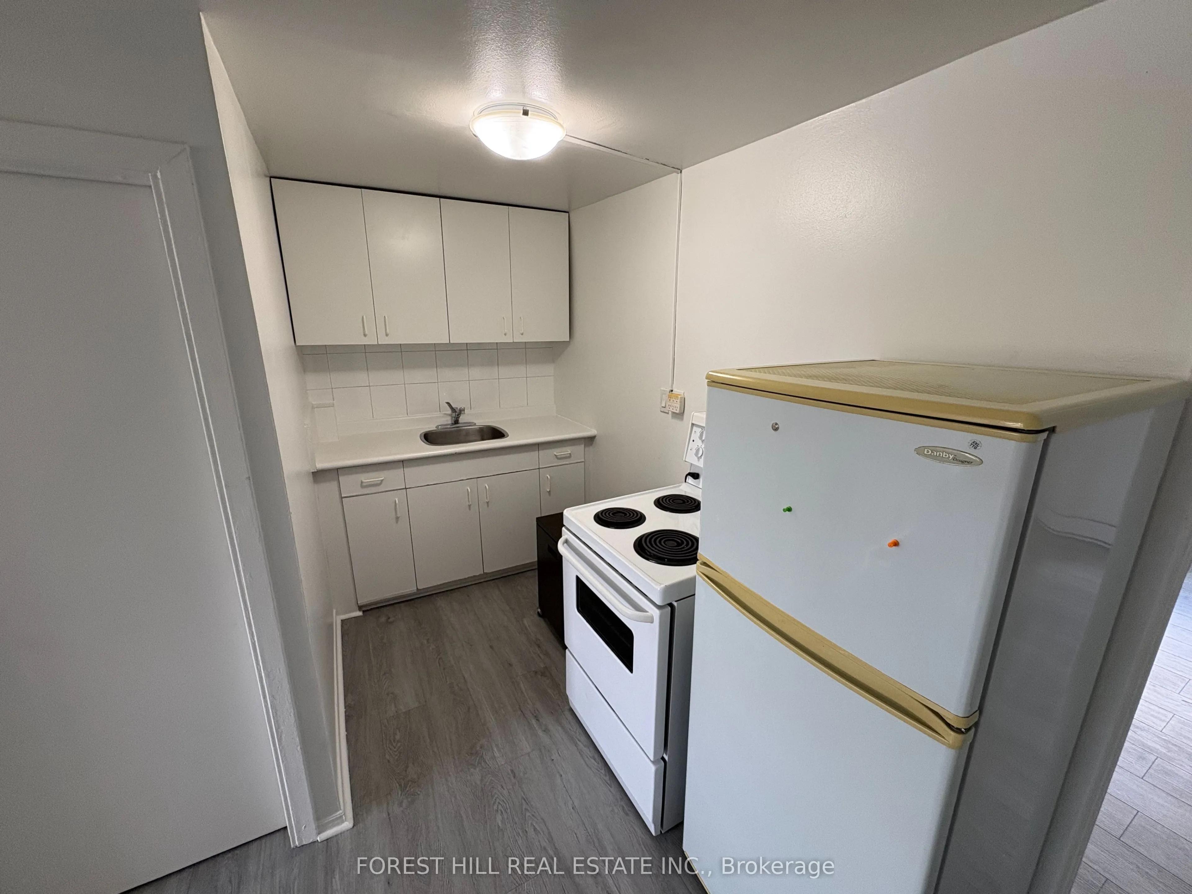 480 Queen Street W, #3