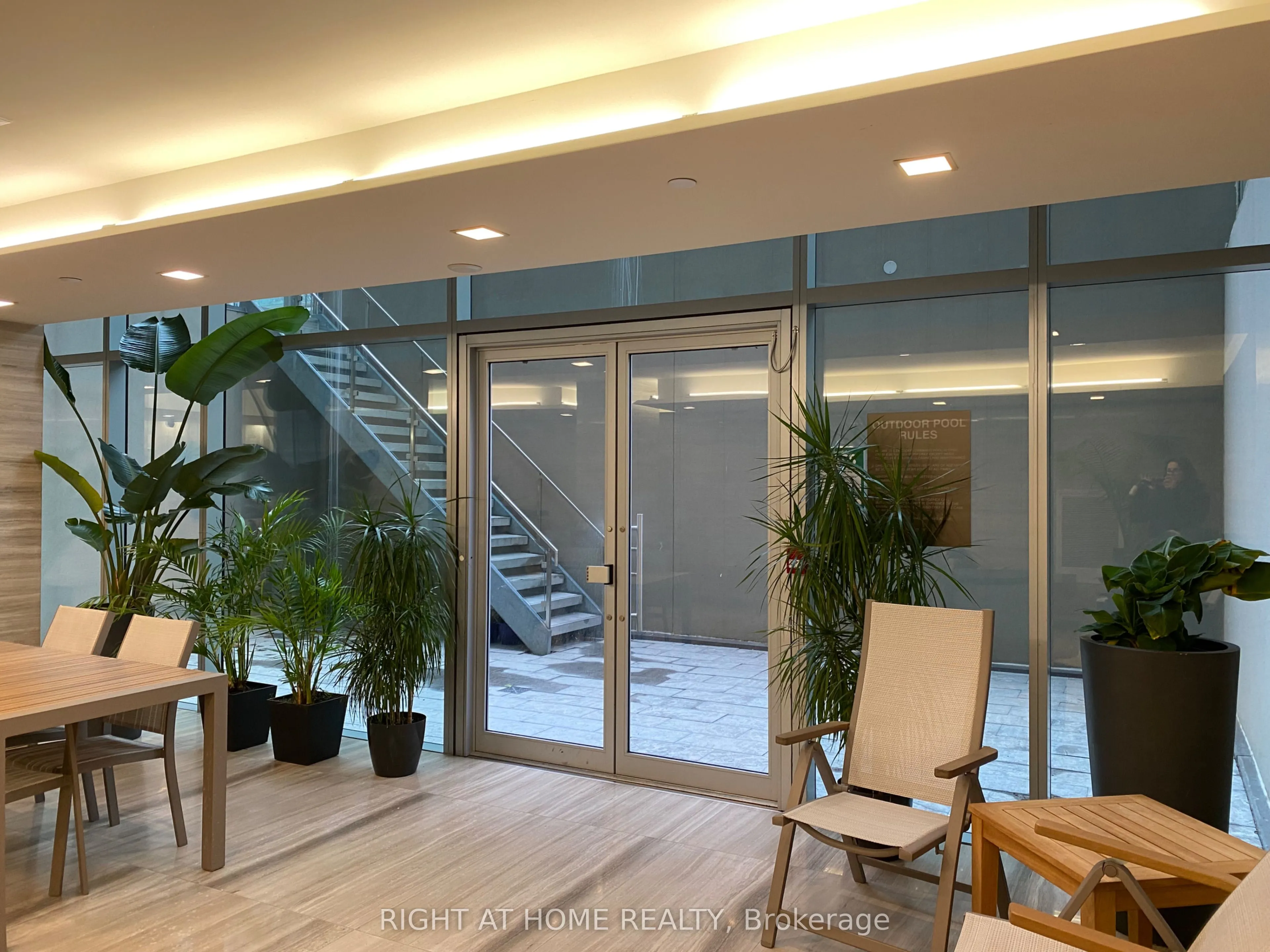 39 Queens Quay E, #804