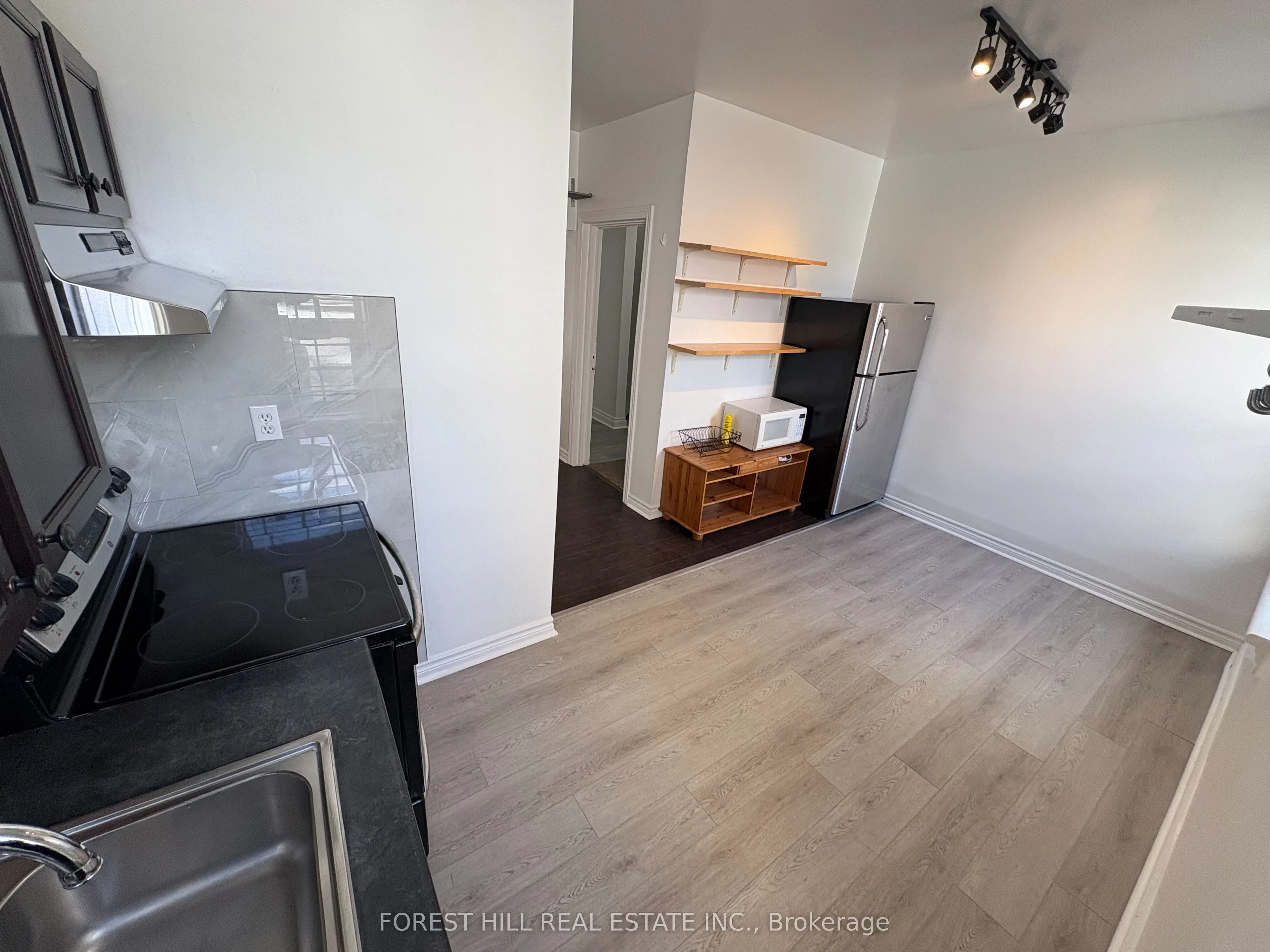 480 Queen Street W, #2