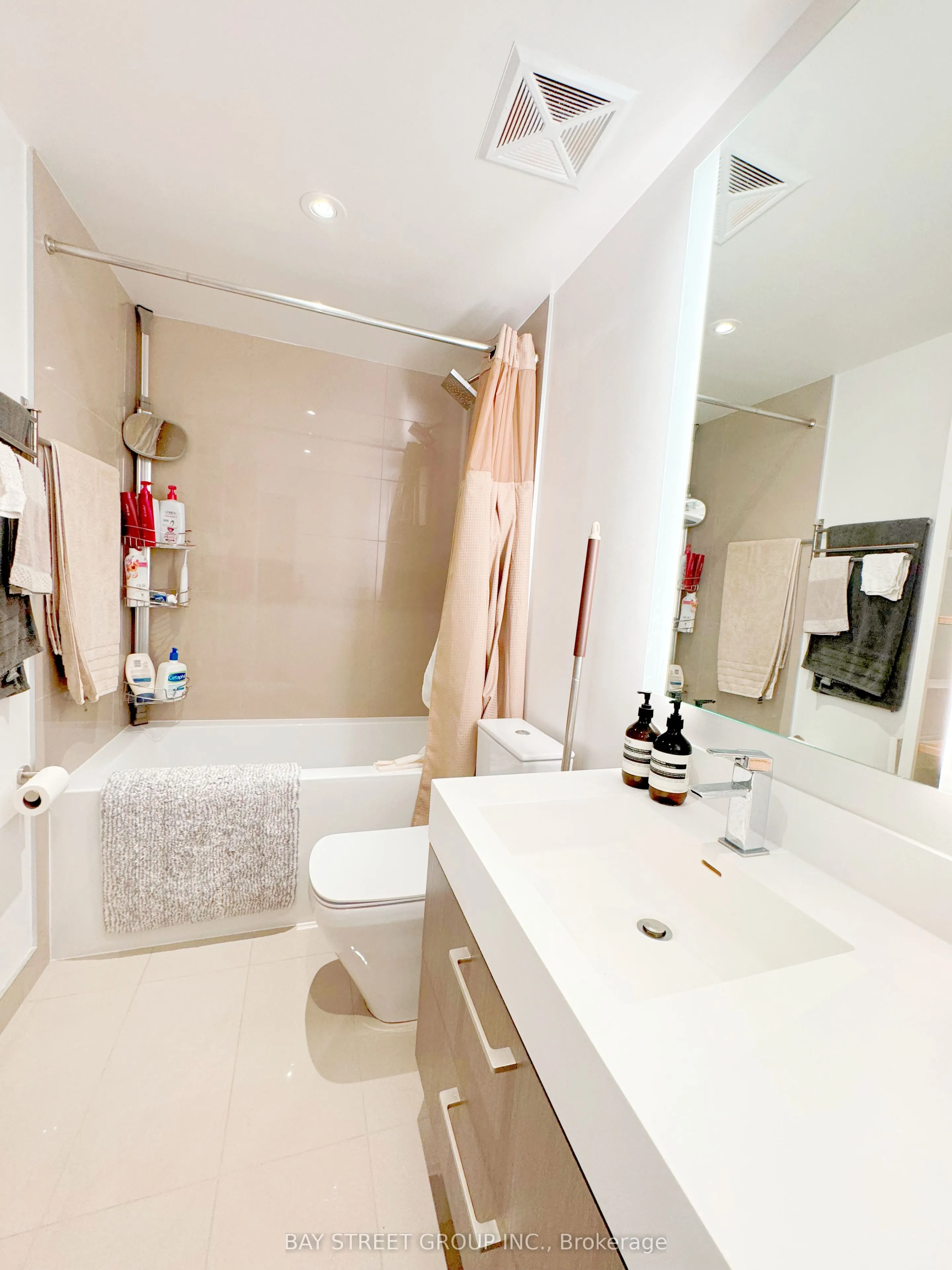 1 Yorkville Avenue, #2503