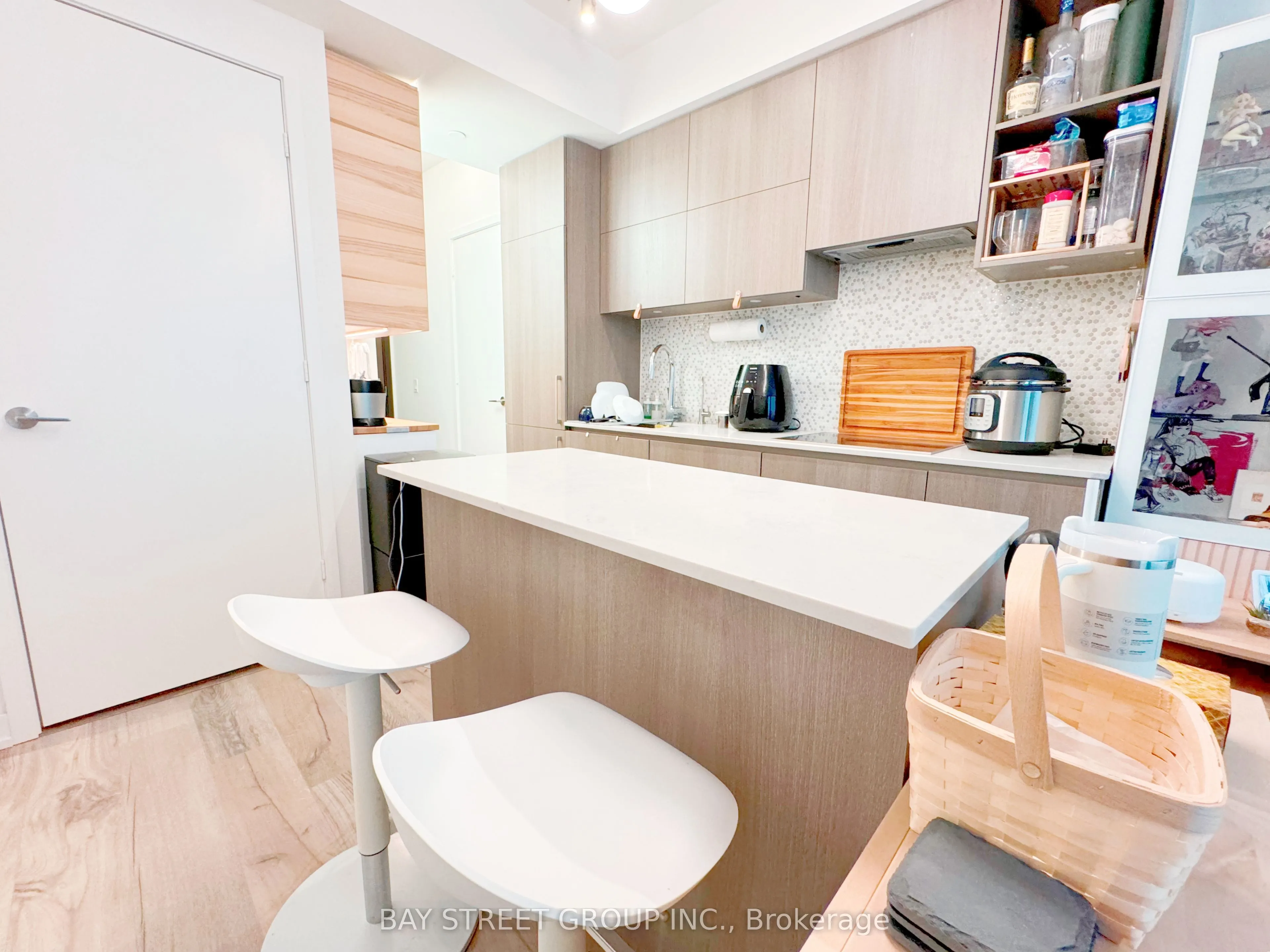 1 Yorkville Avenue, #2503