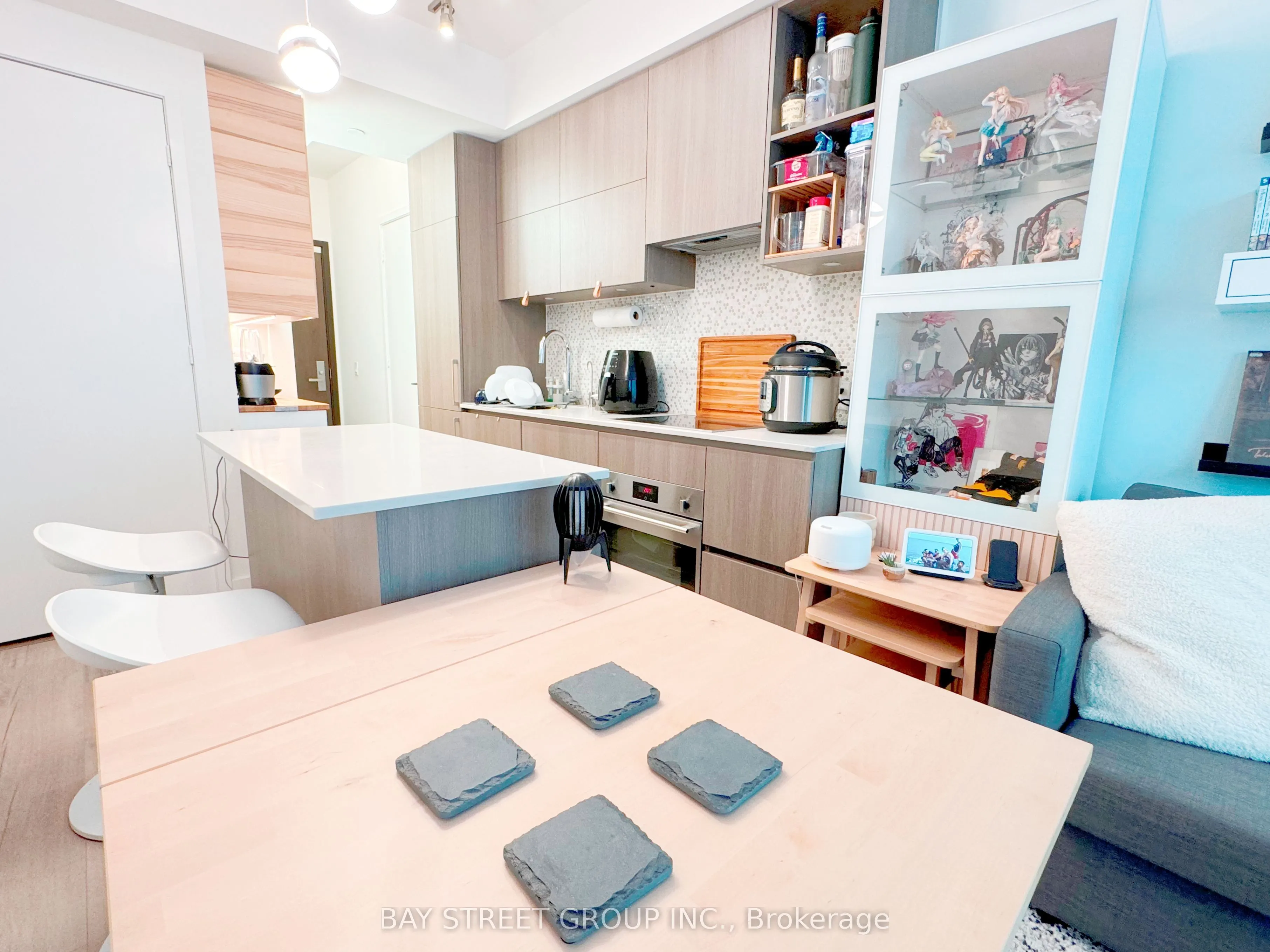 1 Yorkville Avenue, #2503