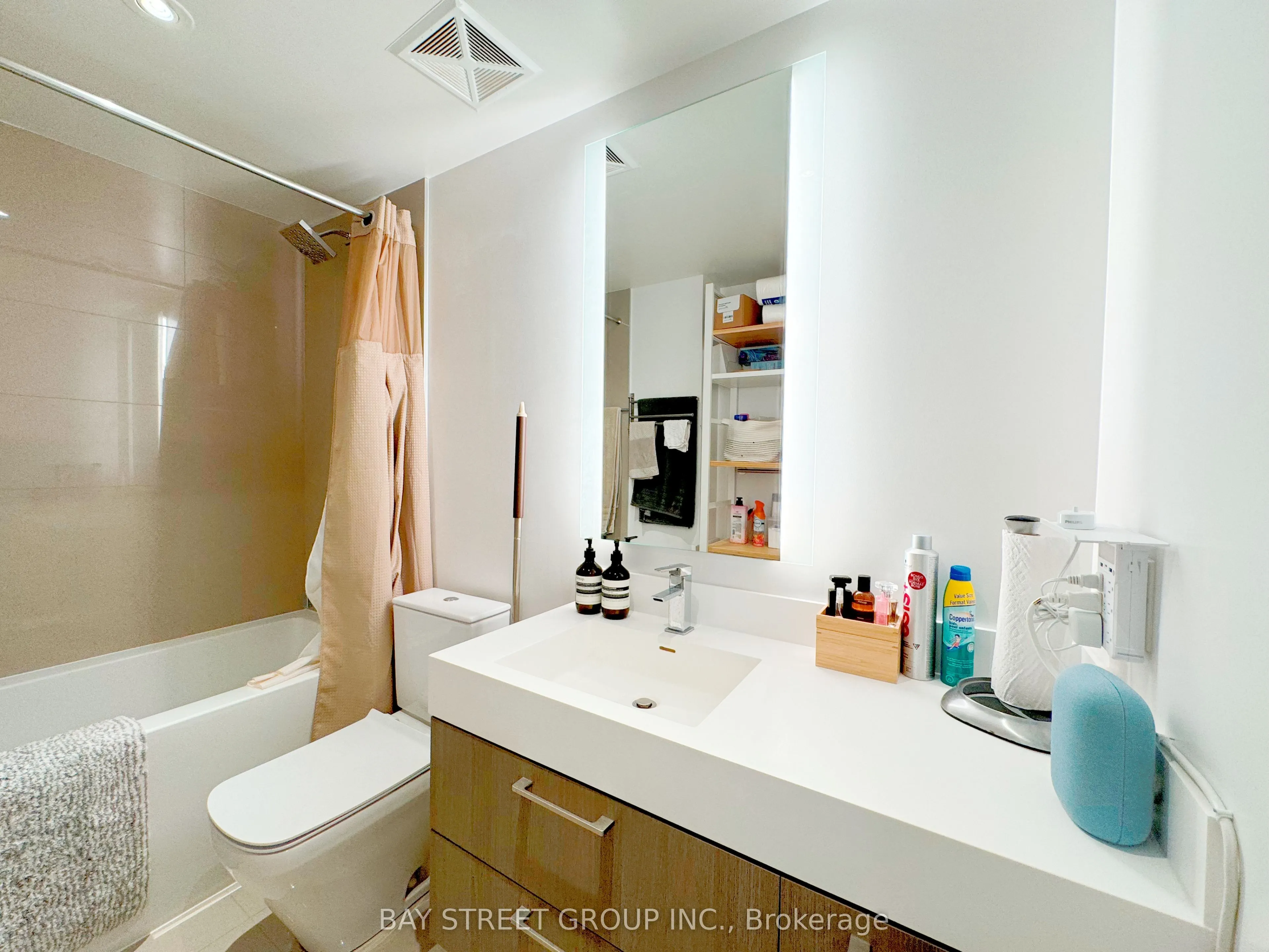 1 Yorkville Avenue, #2503