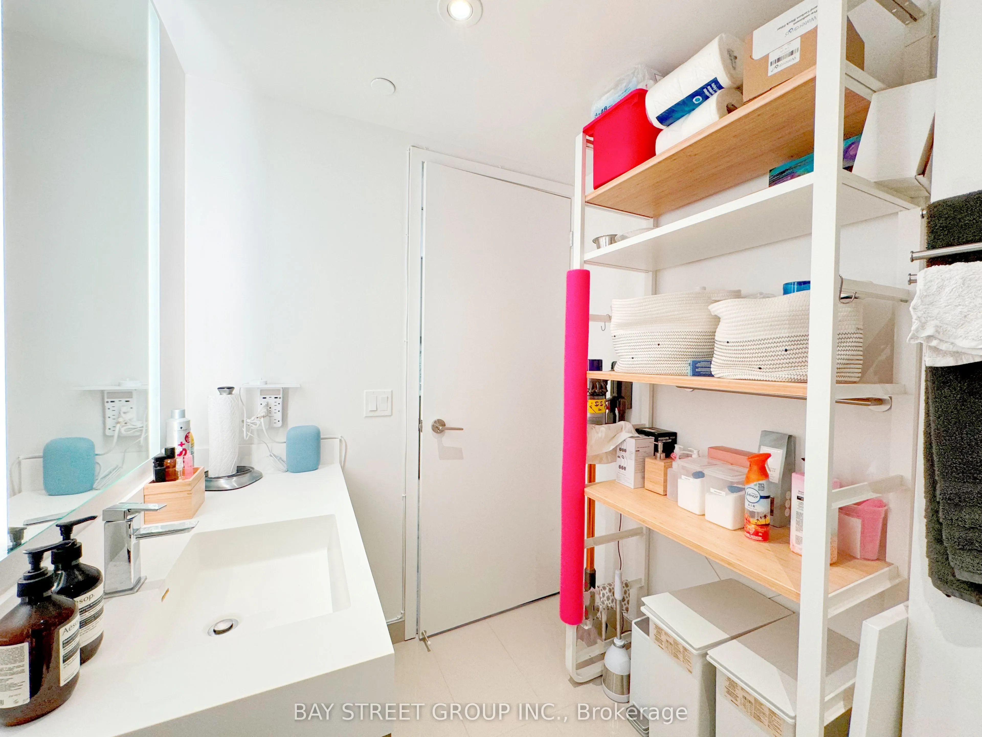1 Yorkville Avenue, #2503