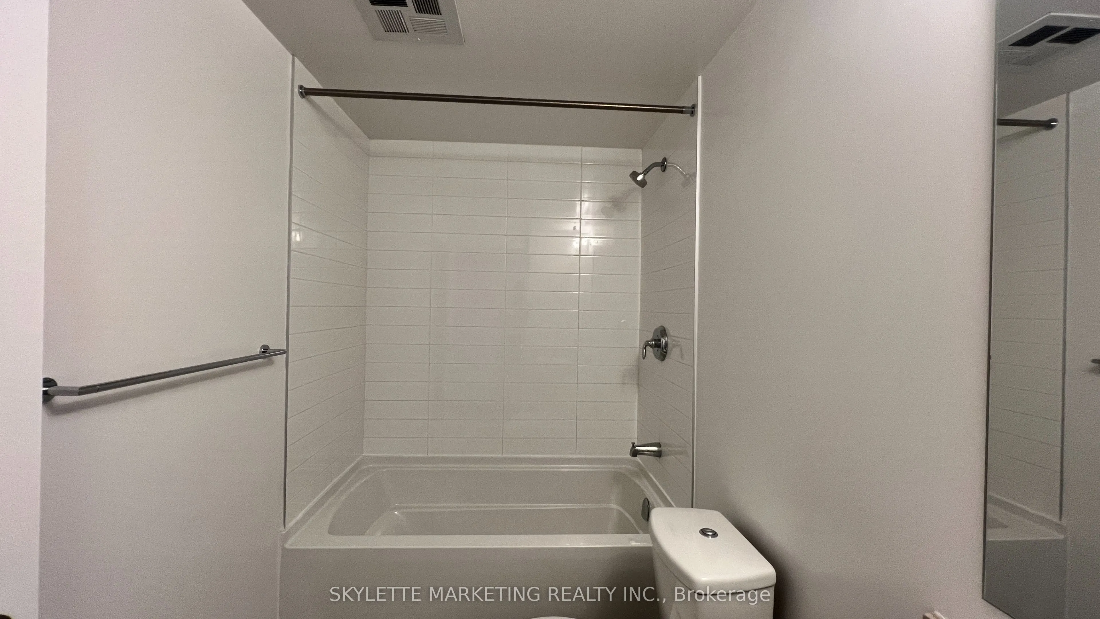 11 Wellesley Street W, #3204
