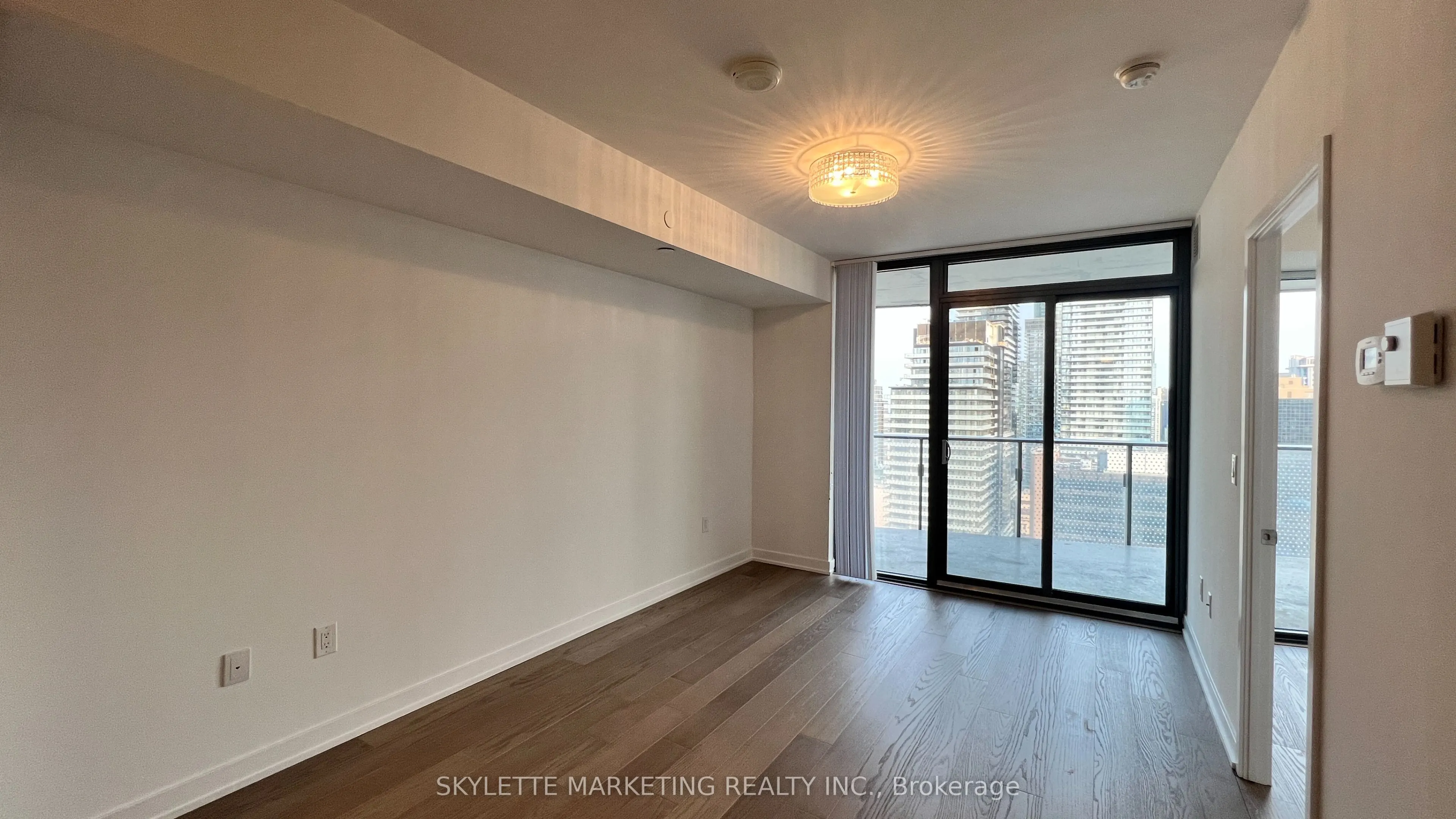 11 Wellesley Street W, #3204